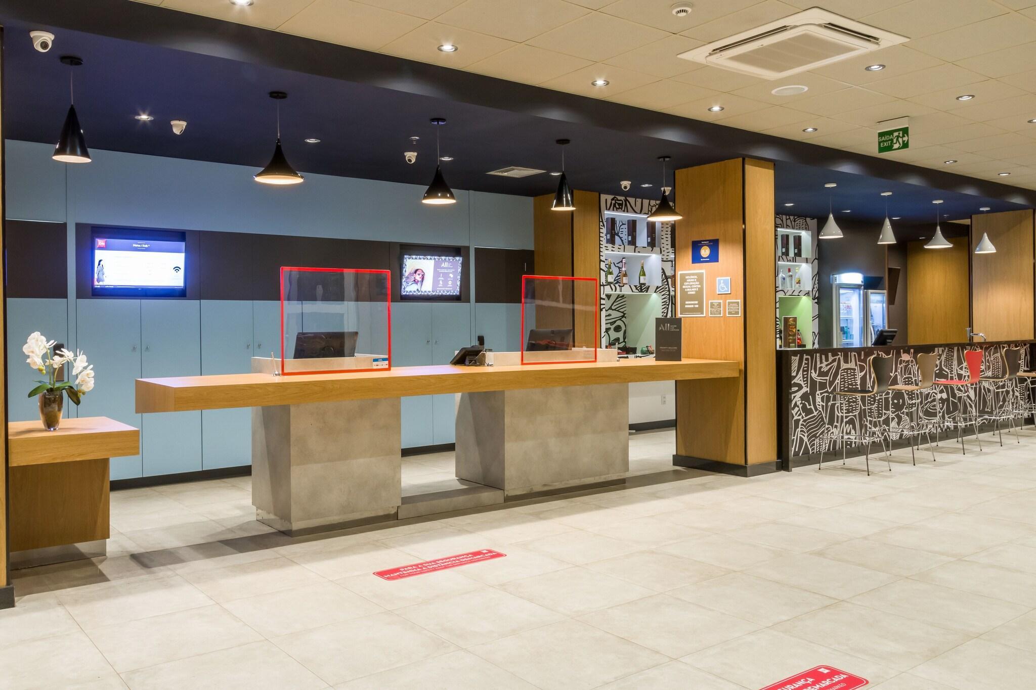 Vista Lobby ibis Americana