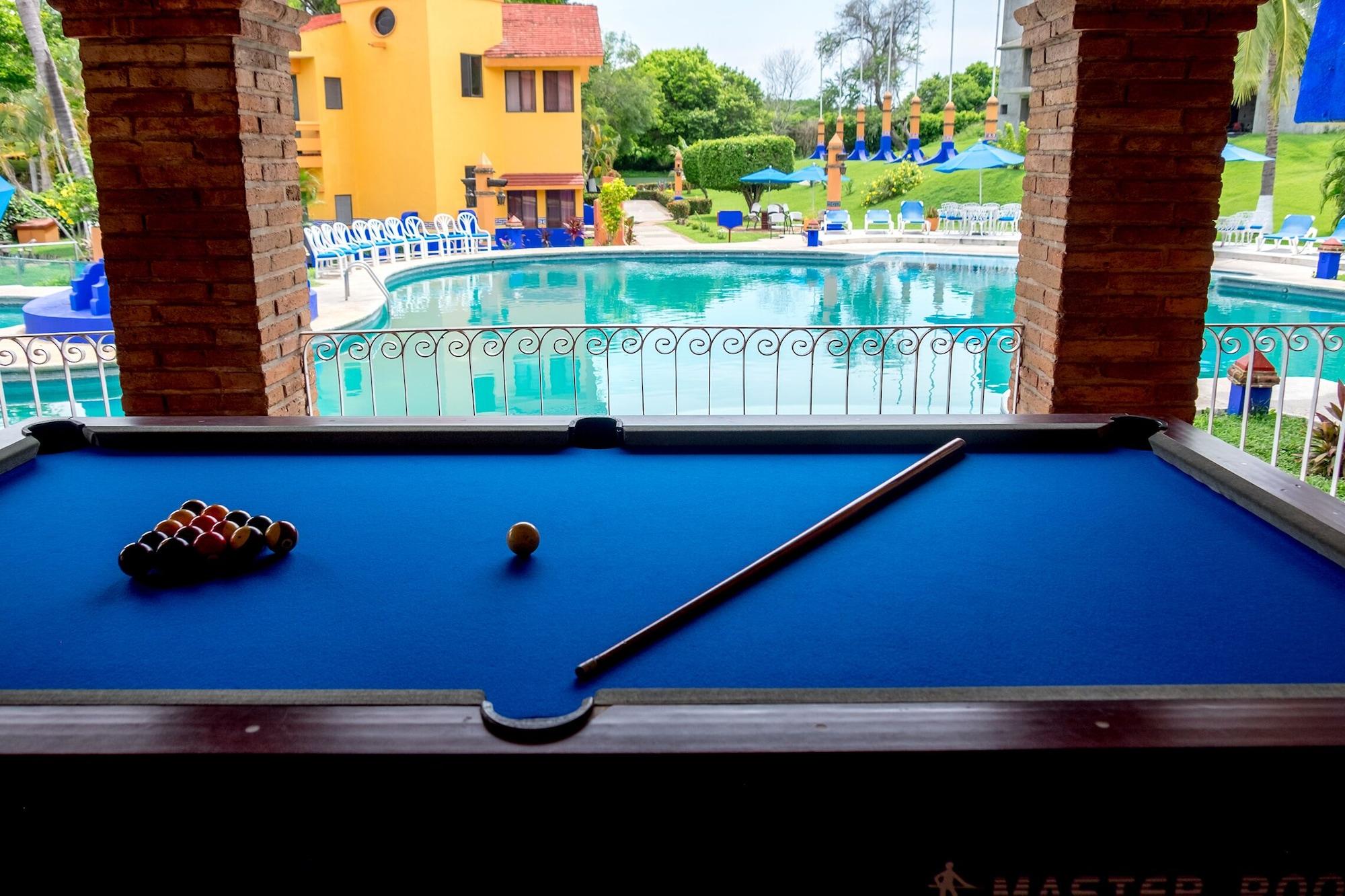 Bar/Salón Canadian Resorts Nuevo Vallarta