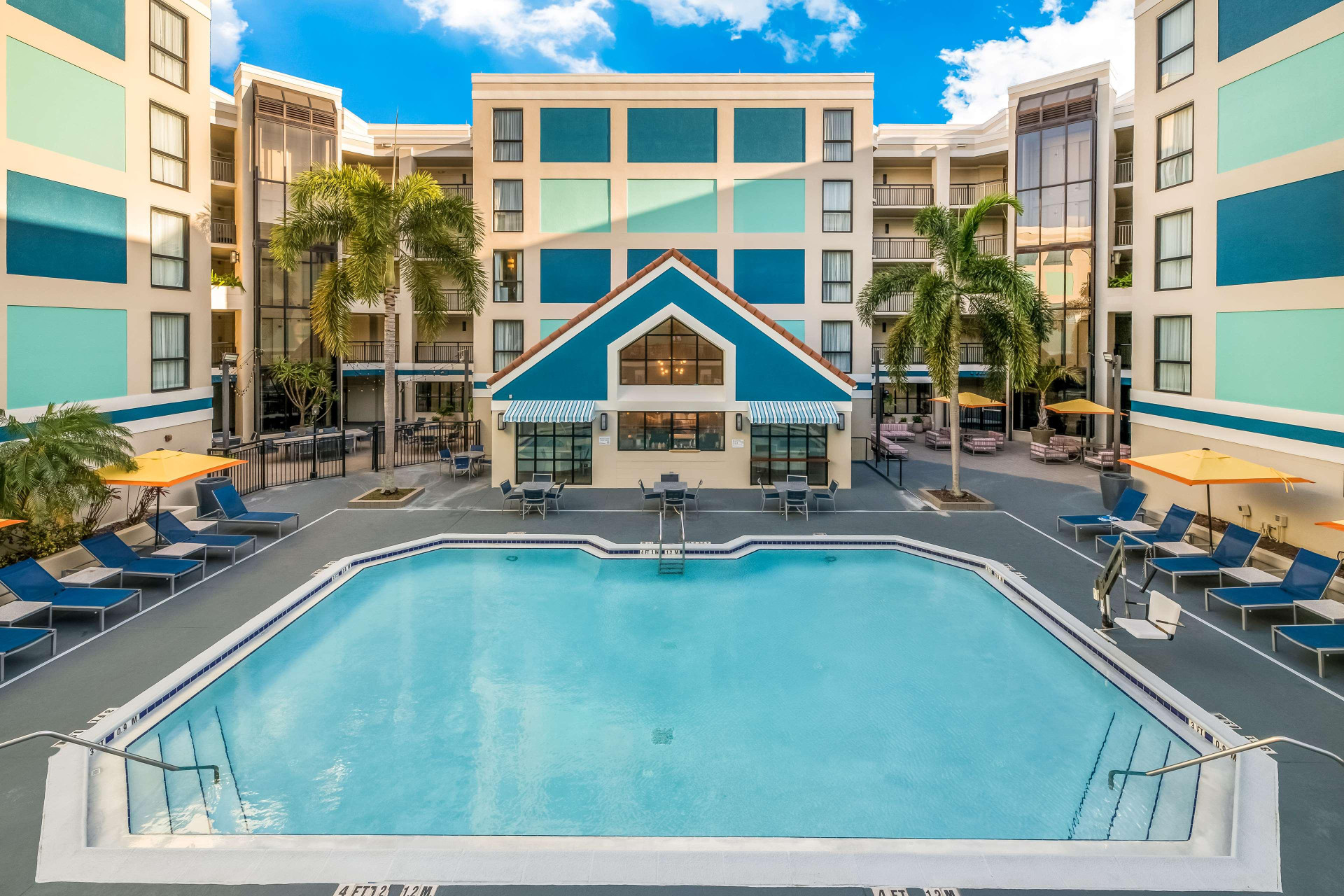 Vista Piscina Sonesta ES Suites Orlando - International Drive
