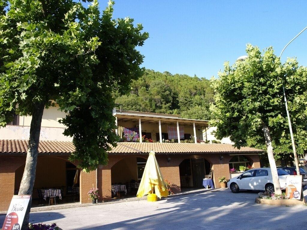 Varios Albergo Magrini della Genga