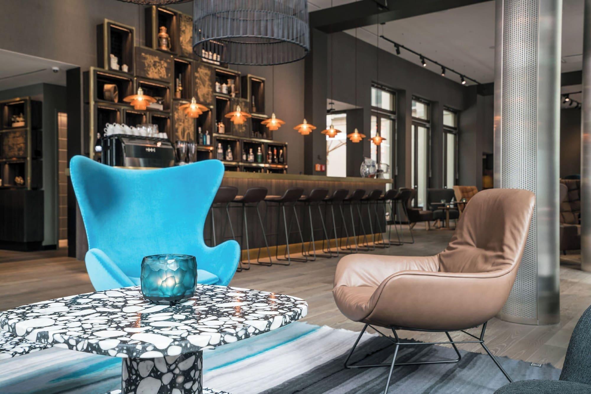 Bar/Salón Motel One Lübeck