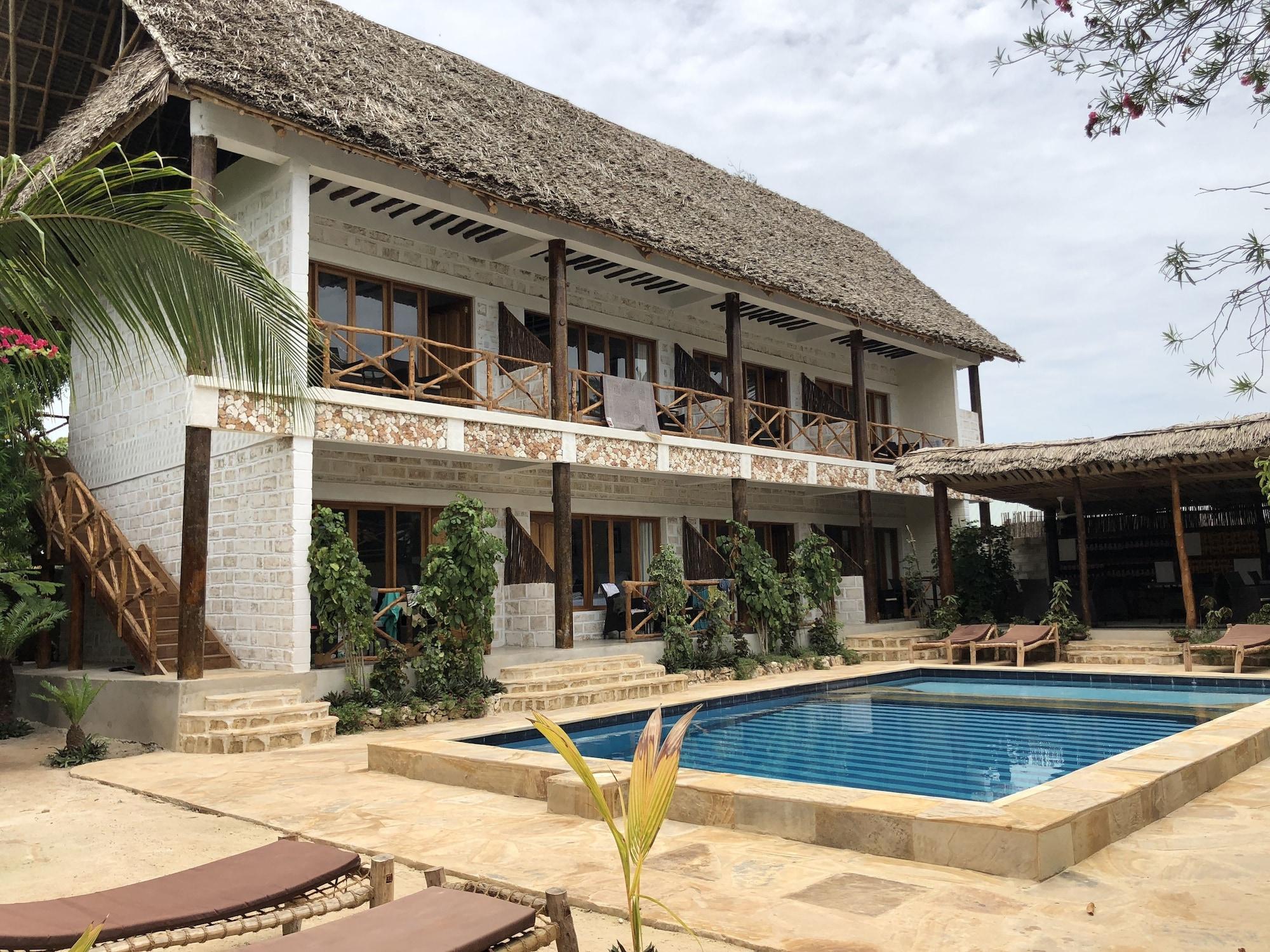 Vista Piscina Tamani Villas Annex