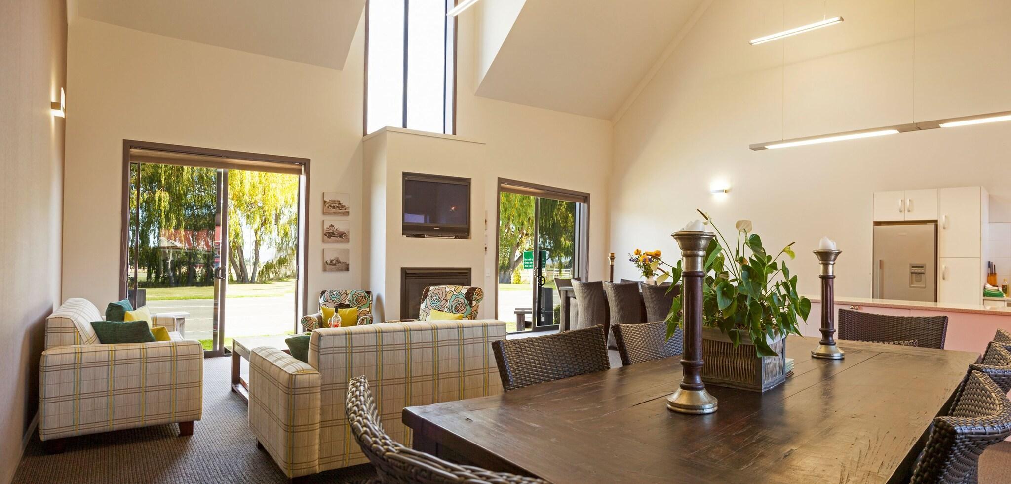 Vista Lobby Hawkdun Lodge