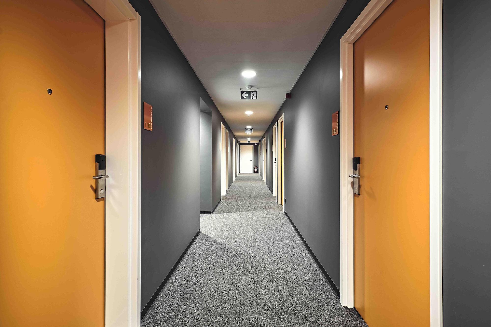 Varios easyHotel Brussels City Centre