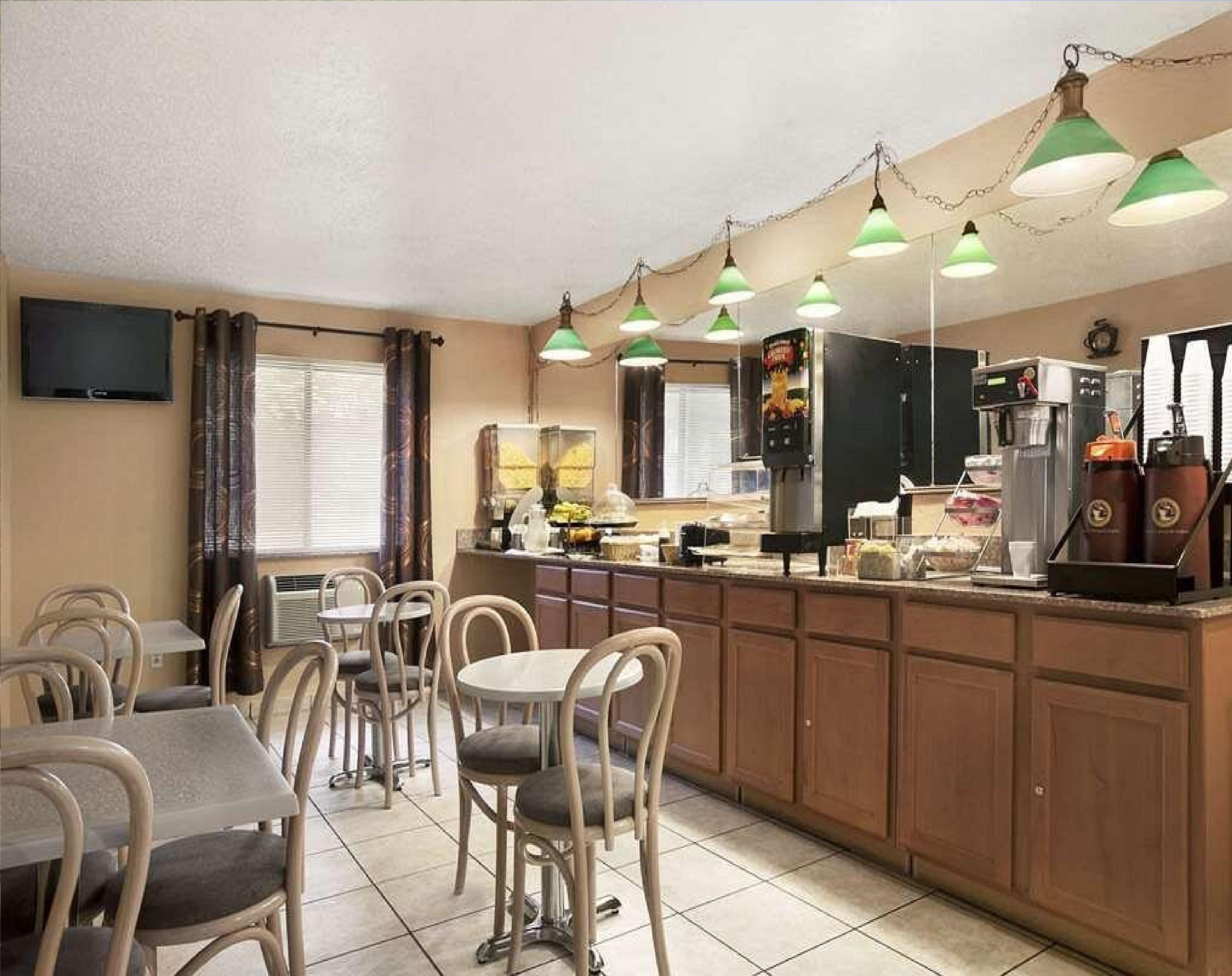Restaurant Travelodge by Wyndham Muskegon
