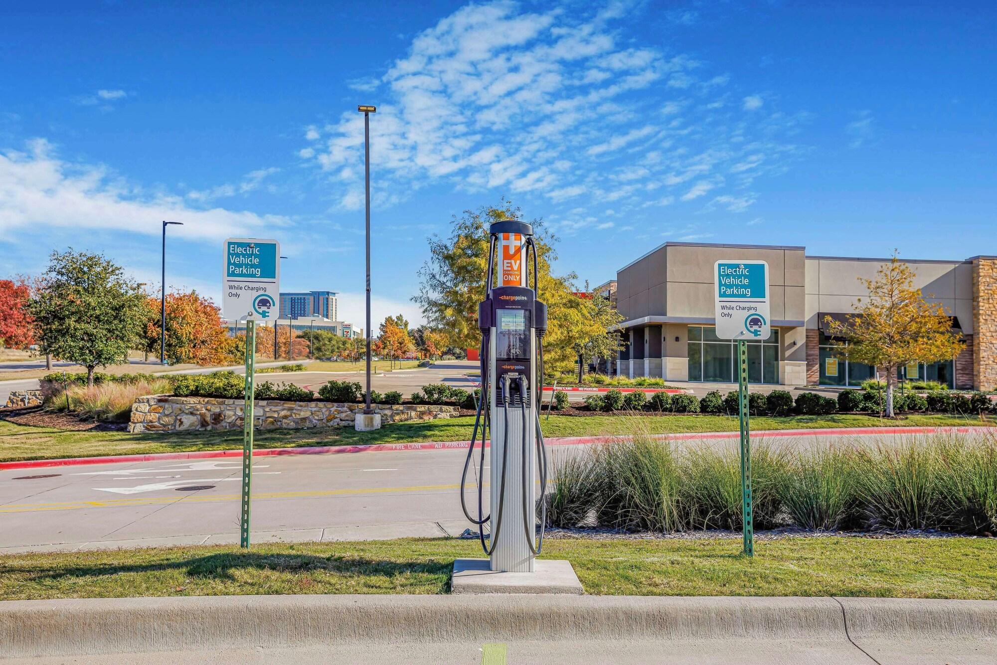 Vista Exterior Home2 Suites by Hilton Plano Legacy West