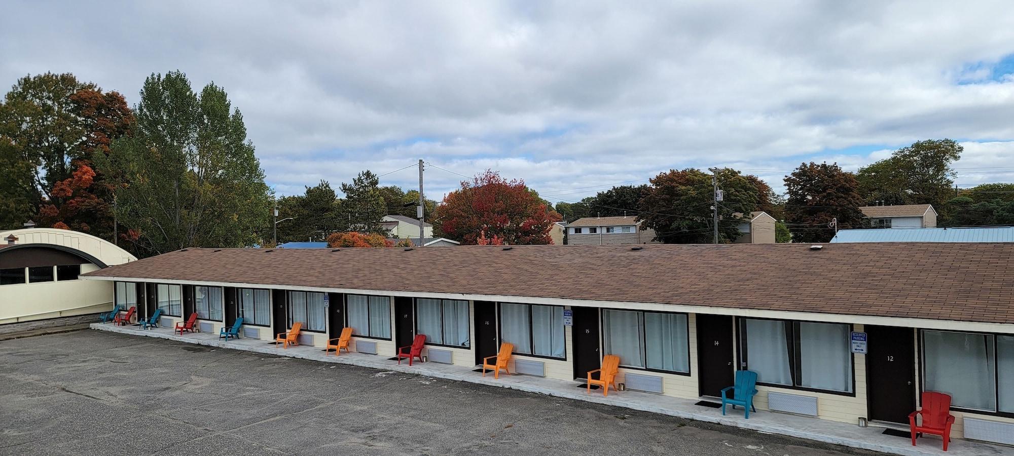 Varios North Shore Wayside Inn