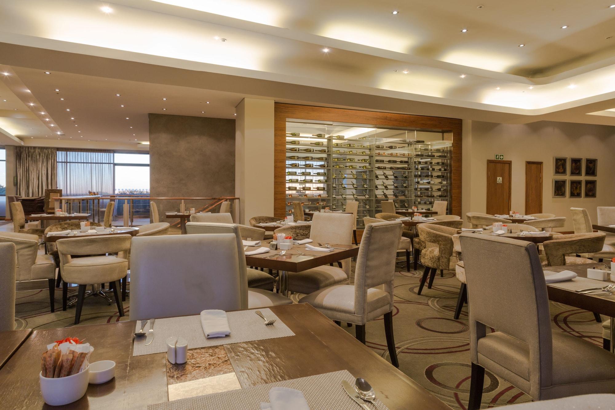 Restaurant Holiday Inn Johannesburg - Rosebank by IHG
