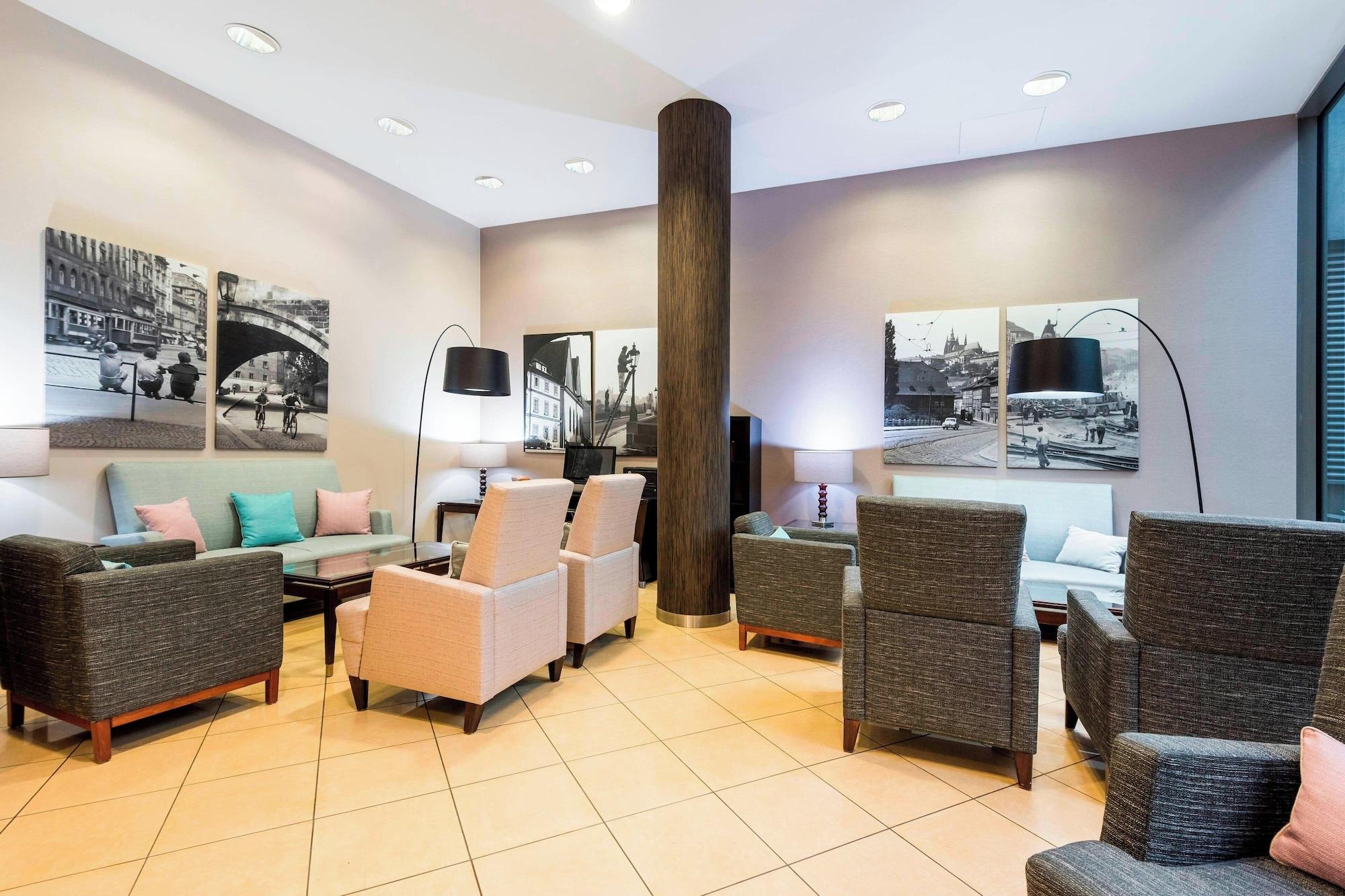 Vista Lobby Courtyard by Marriott Prague City
