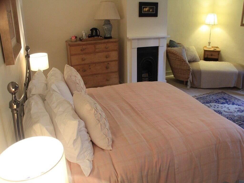 Varios Church Farmhouse B & B