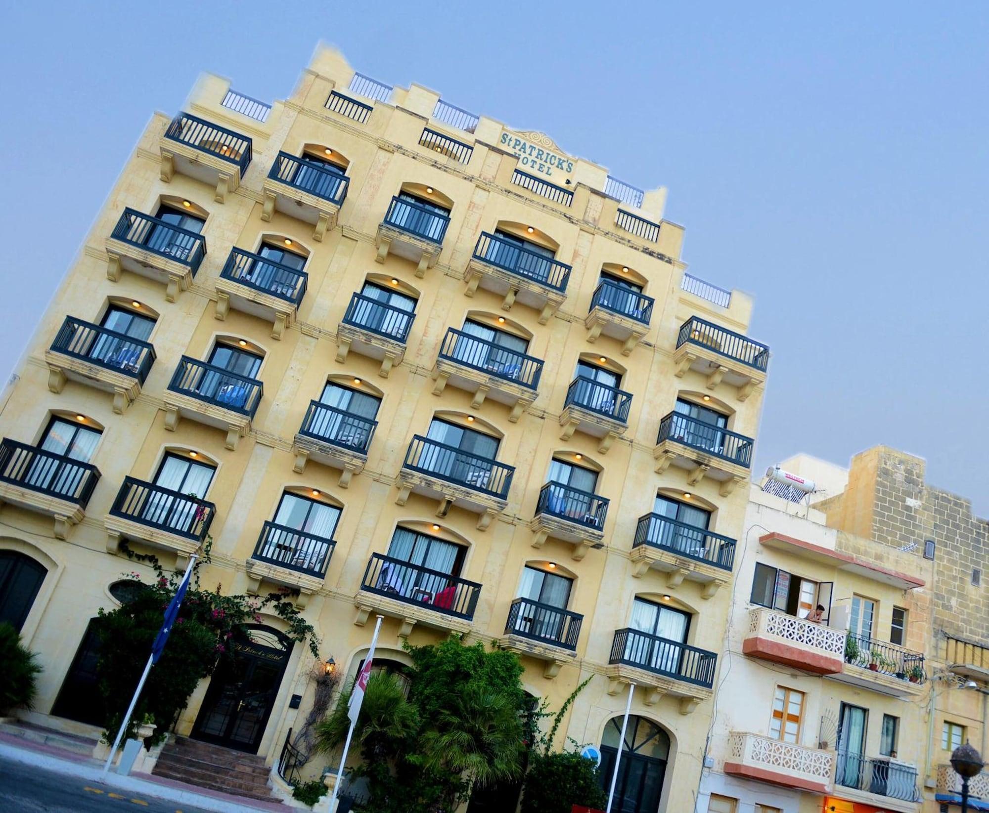Vista Exterior Saint Patrick's Hotel