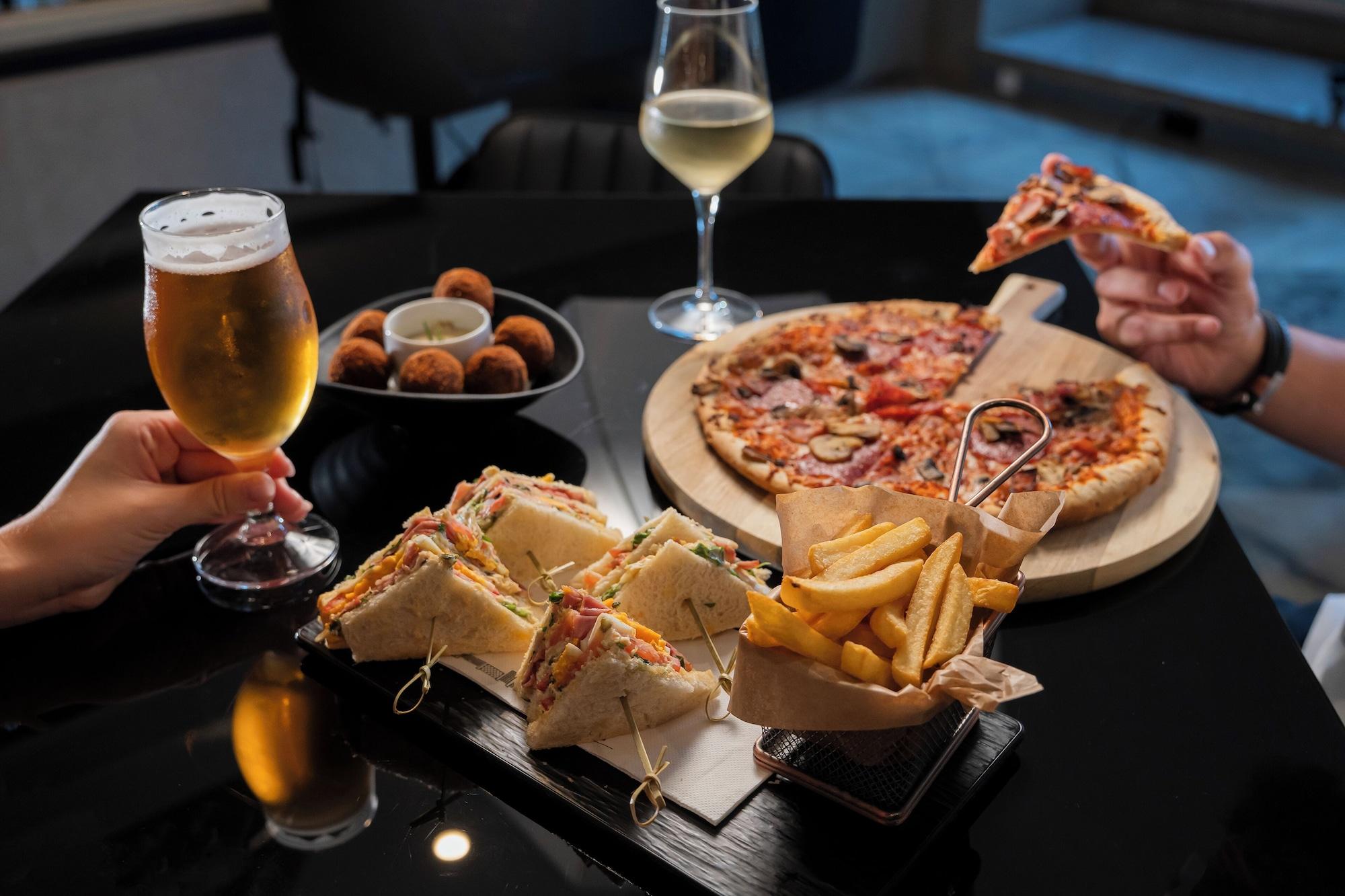 Bar/Salón HF Fénix Porto