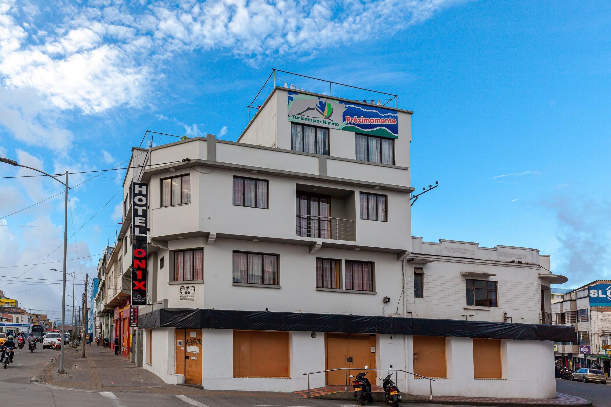 Vista Exterior Ayenda Onix Suite