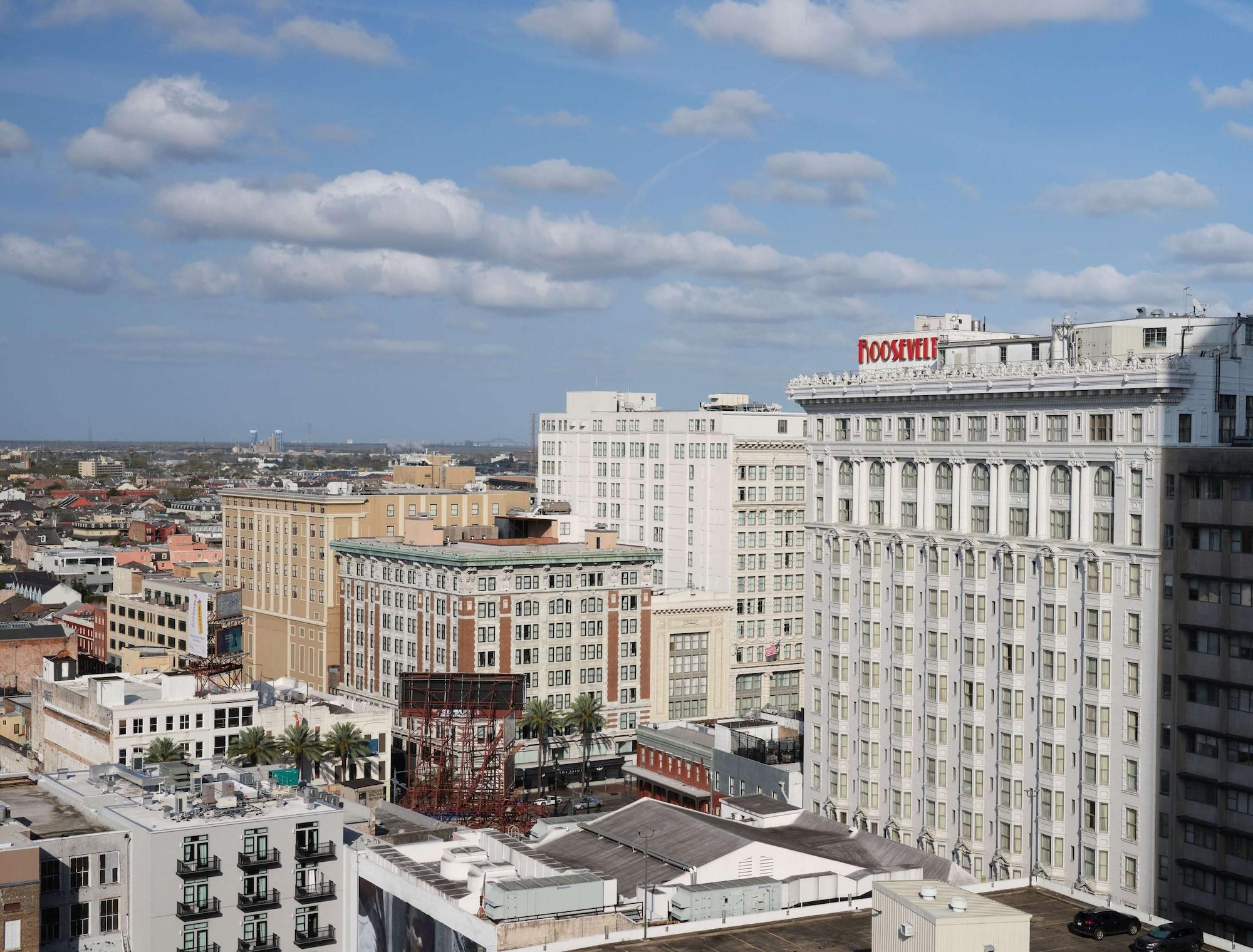 Vista da fachada Canopy by Hilton New Orleans Downtown