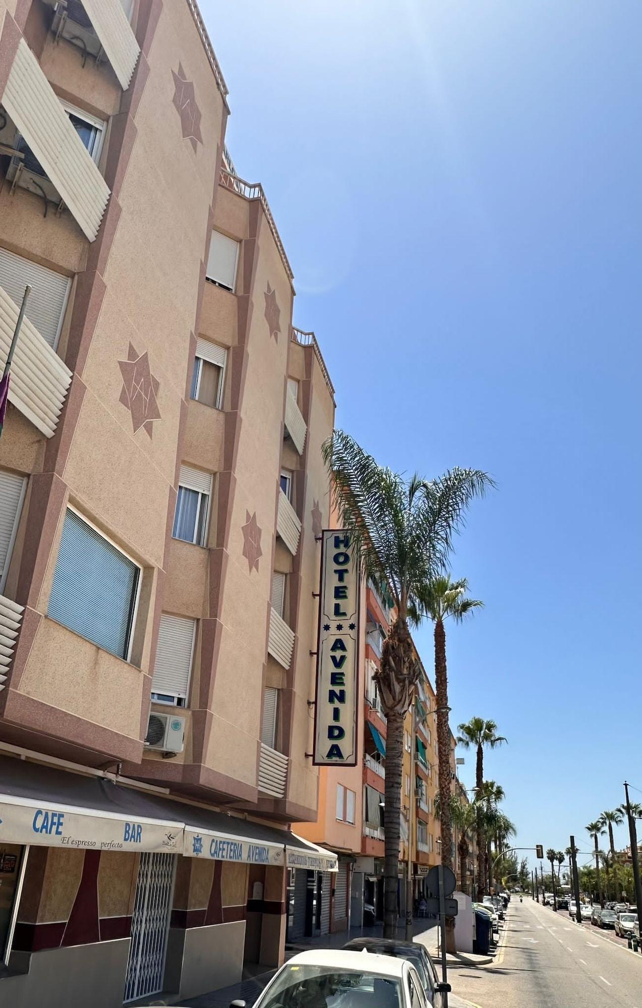 Vista Exterior Hotel Avenida