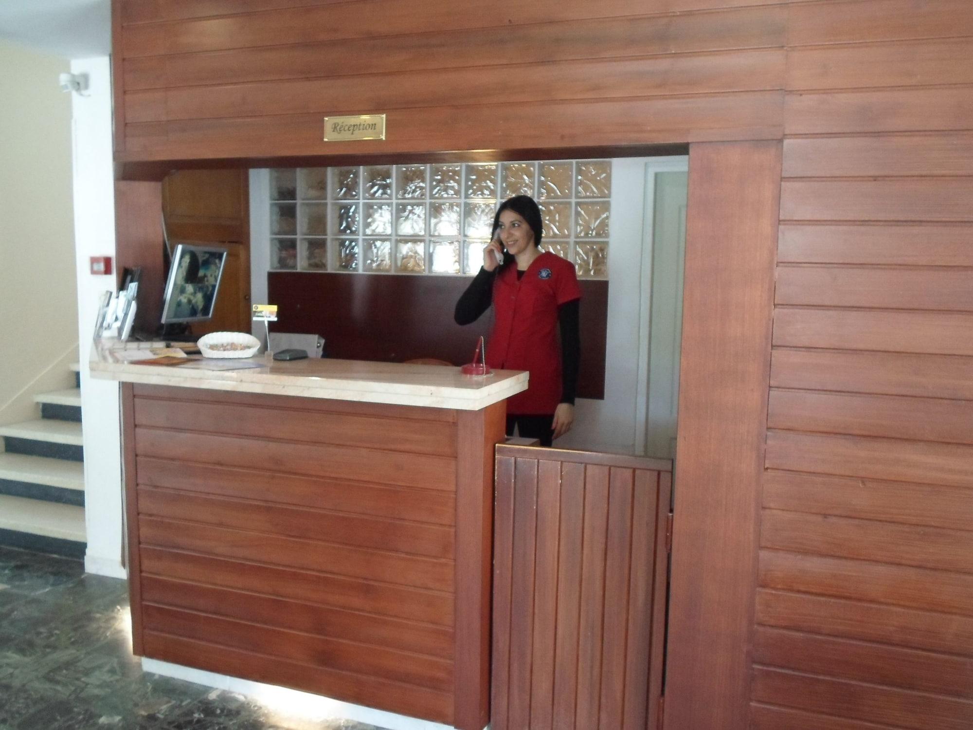 Vista Lobby Citotel Le Mirage