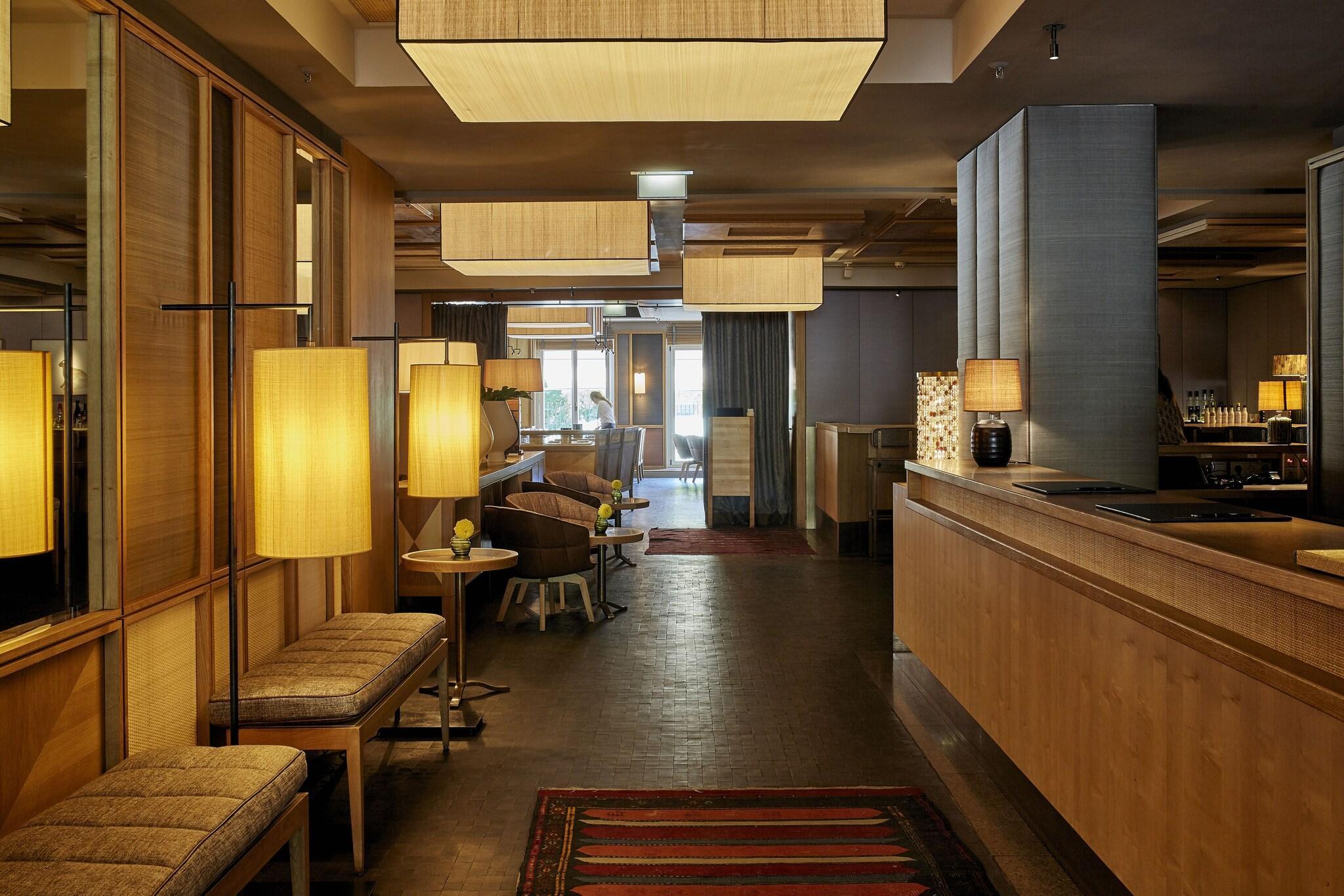 Vista Lobby Louis Hotel