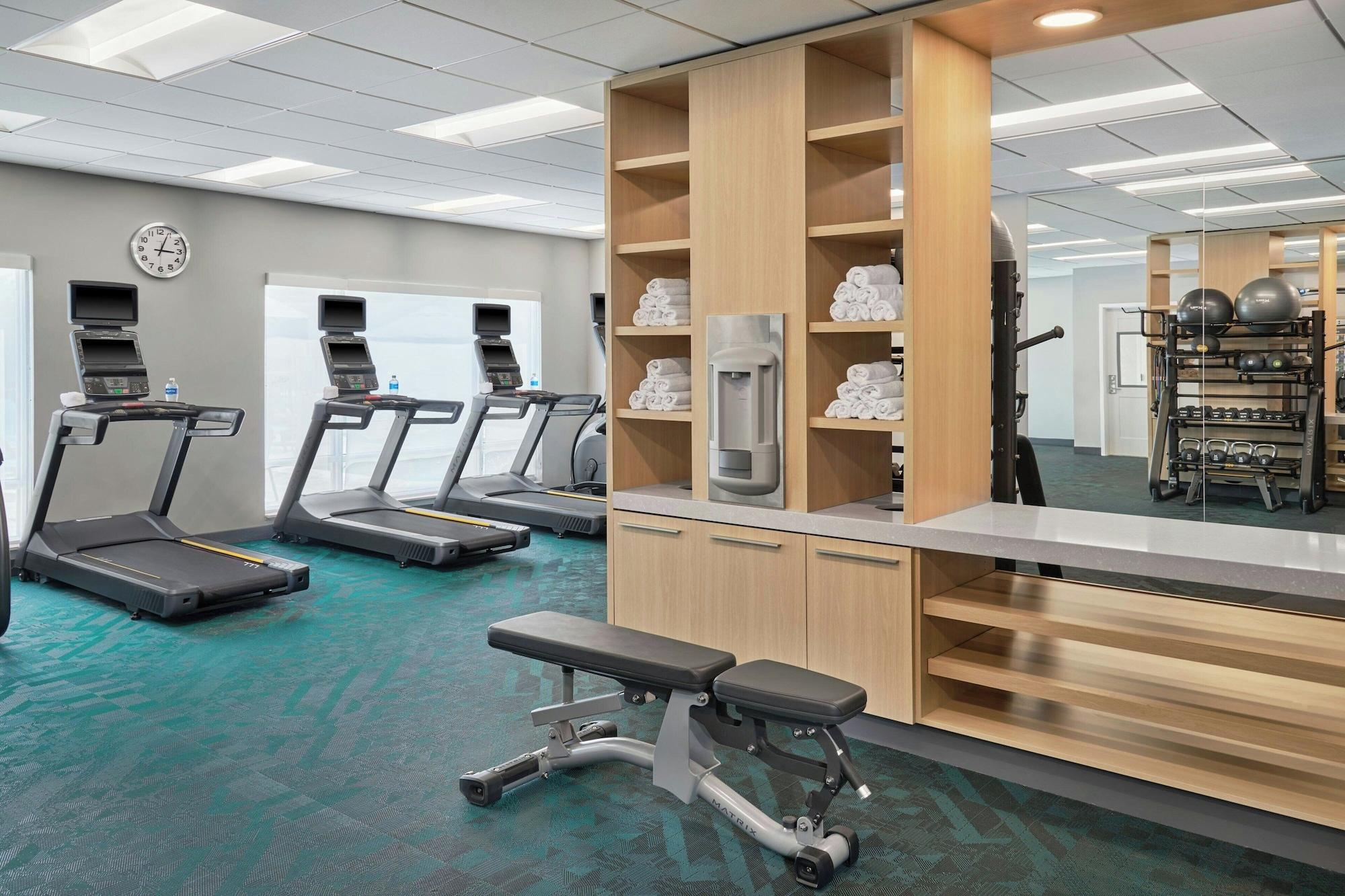 Gimnasio Towneplace Suites By Marriott Calhoun
