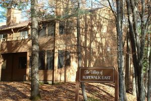 Alojamiento - Come visit New Hampshire lakes, mountains and hike, swim, and golf.