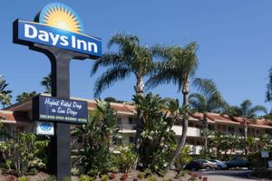 Alojamiento - Days Inn by Wyndham San Diego Hotel Circle