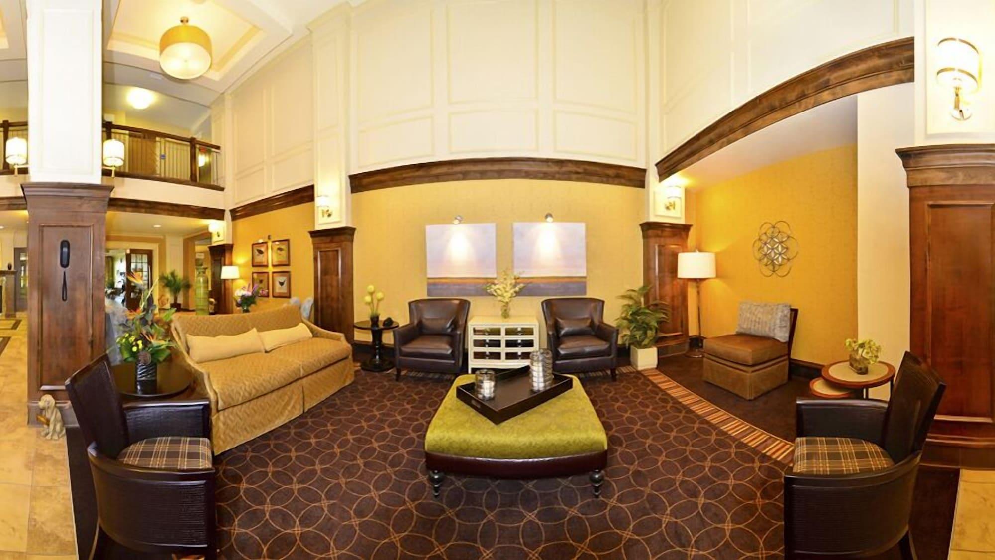 Vista Lobby Holiday Inn Express and Suites Williston by IHG