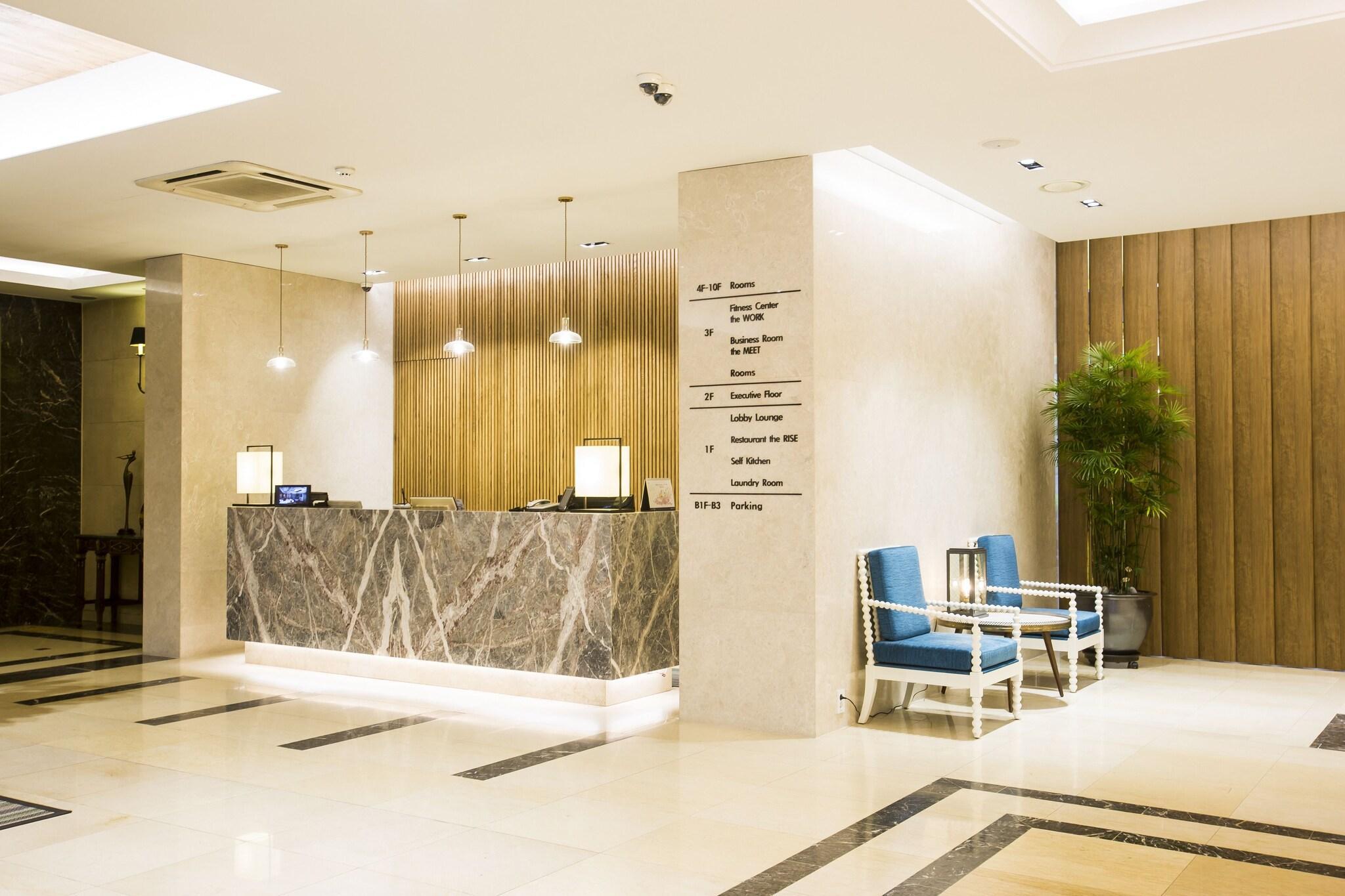 Vista Lobby Polaris Hotel