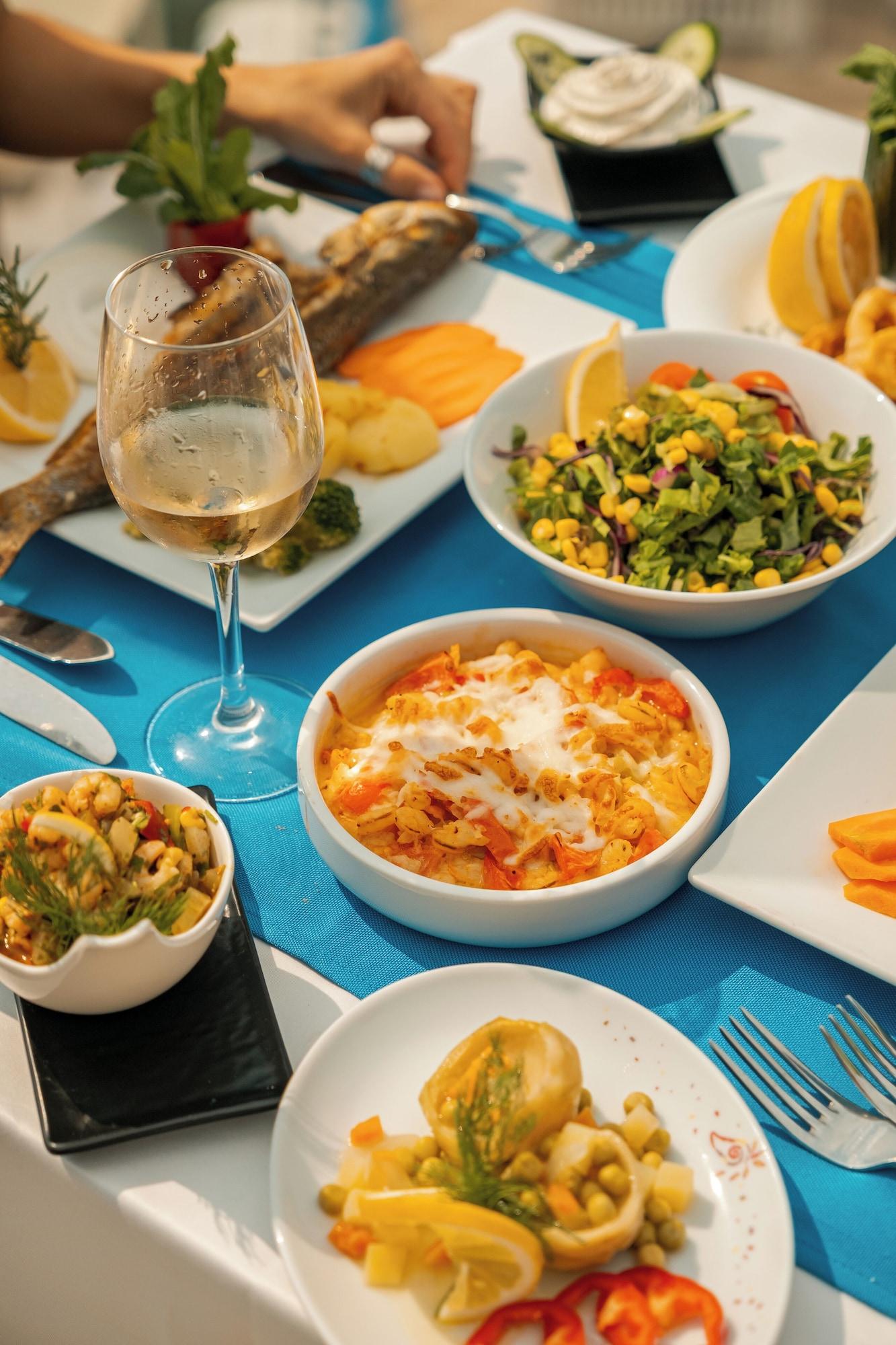 Restaurant Delta Hotels by Marriott Bodrum
