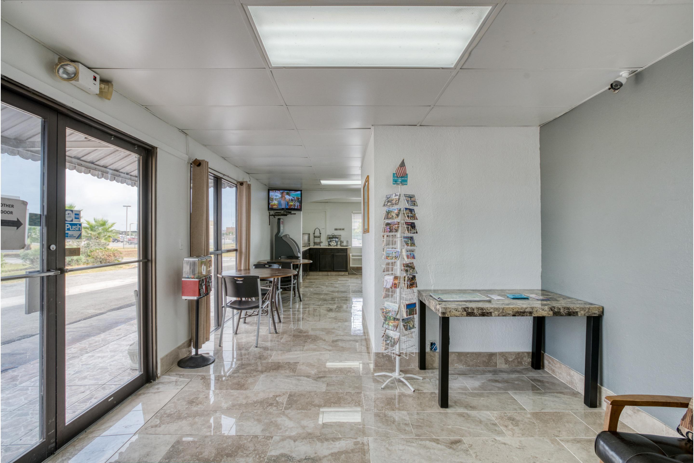 Vista Lobby OYO Hotel San Antonio Lackland Air Force Base West