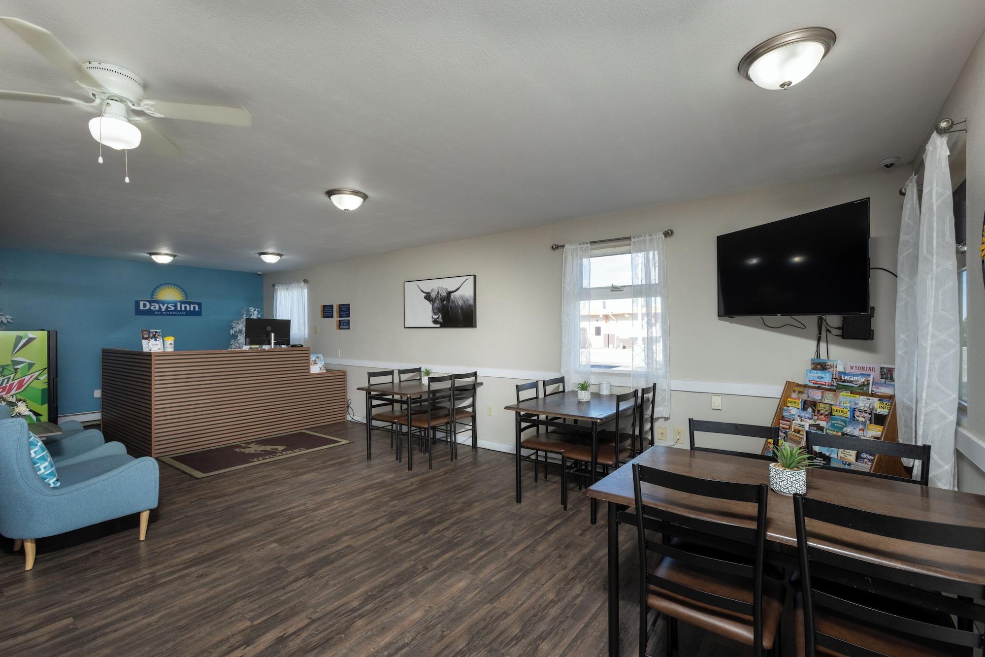Vista Lobby Days Inn by Wyndham Wheatland