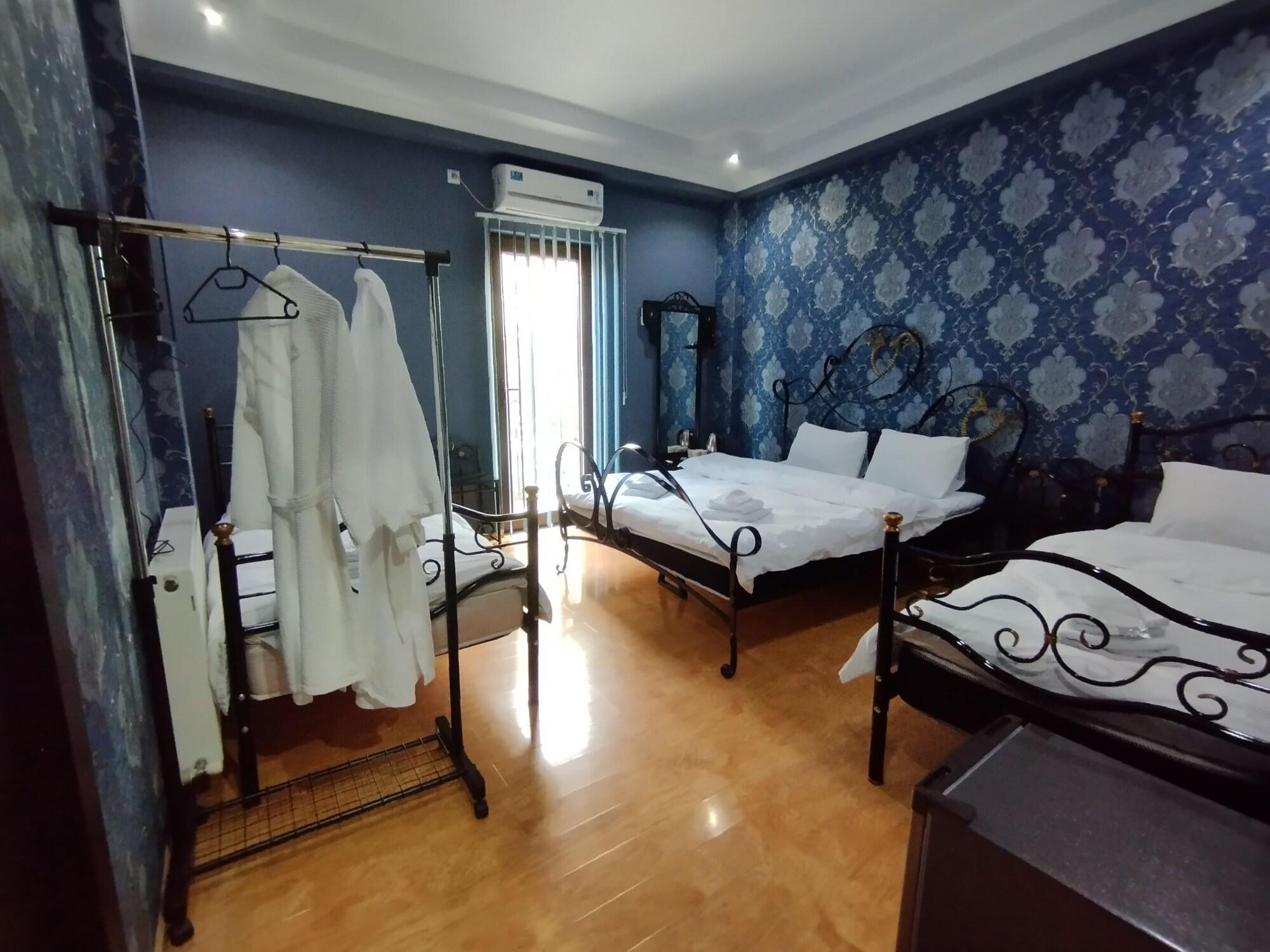 Varios Hotel Magnolia By David