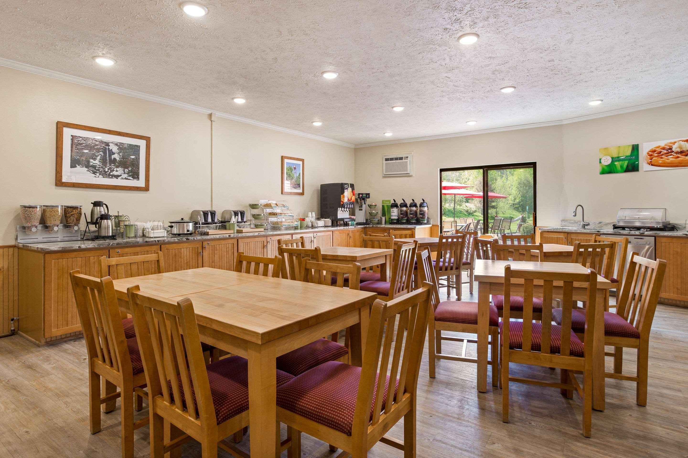 Restaurant City Express by Marriott Petoskey Harbor Springs