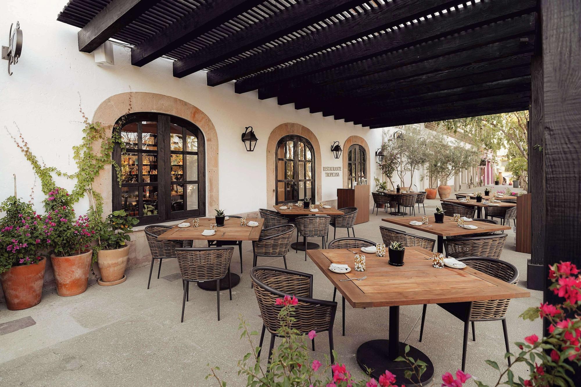 Restaurant Tropicana Los Cabos, Tapestry Collection by Hilton