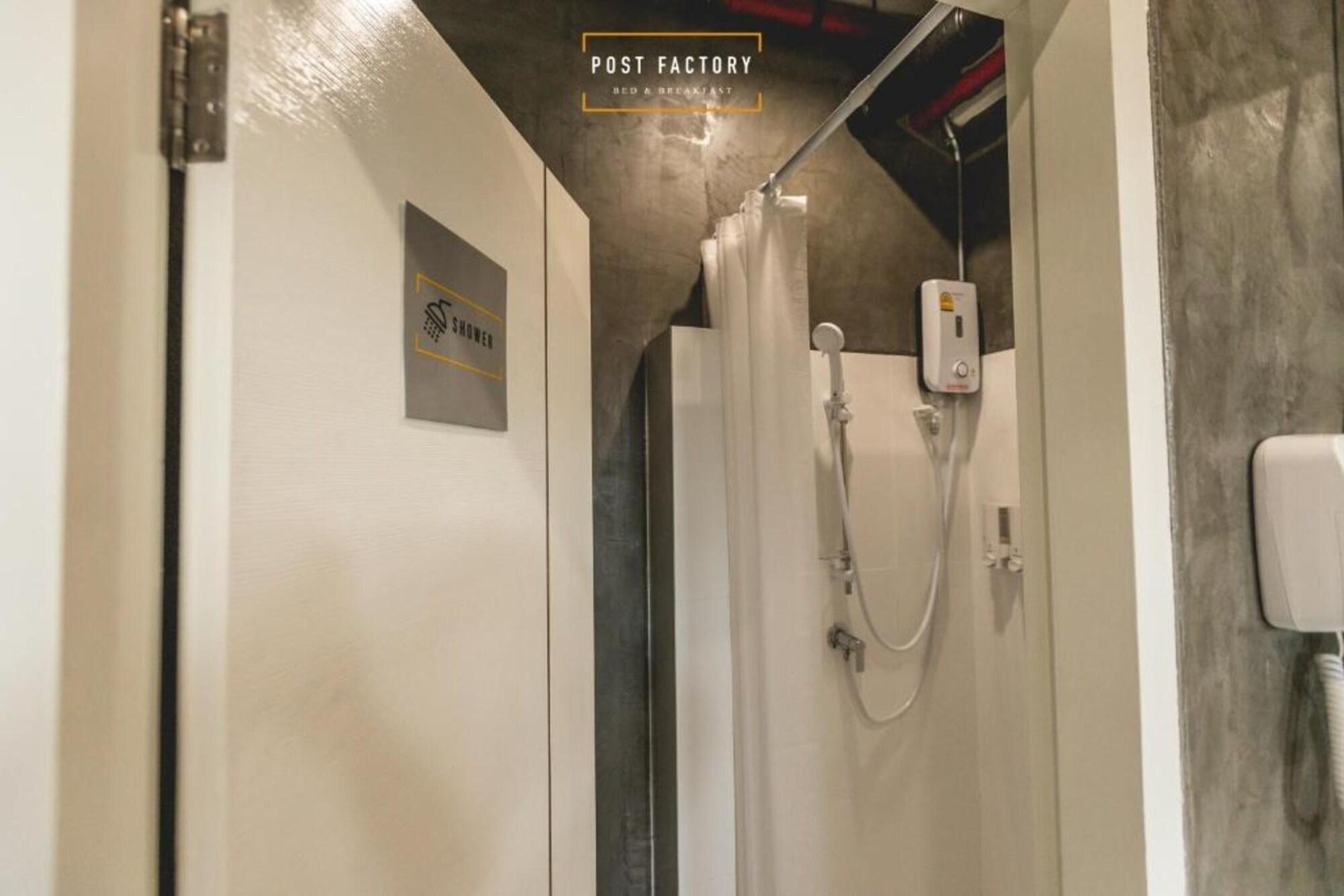 Equipamiento de Habitación Post Factory Bed & Breakfast Sathorn Hostel - Adults Only