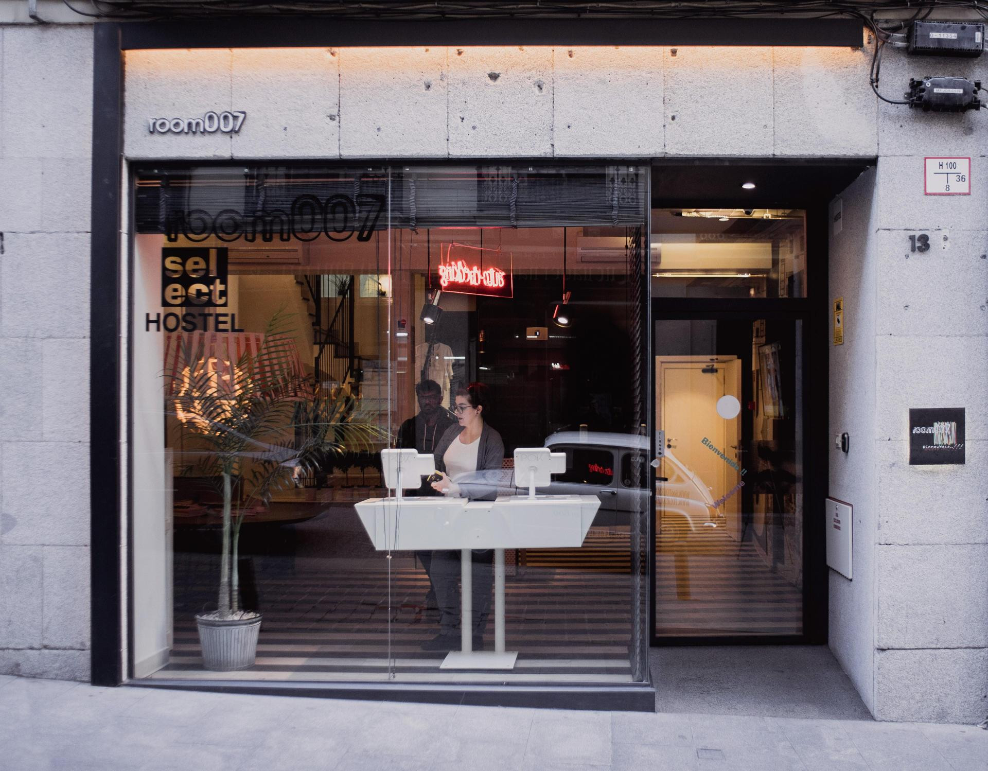 Hotel Room Select Sol