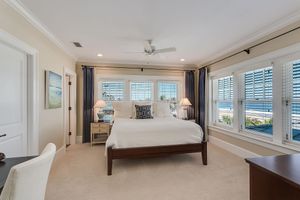 Alquiler Vacacional - EXCLUSIVE ONE OF A KIND OCEAN FRONT BEACH HOUSE POOL AND SPA