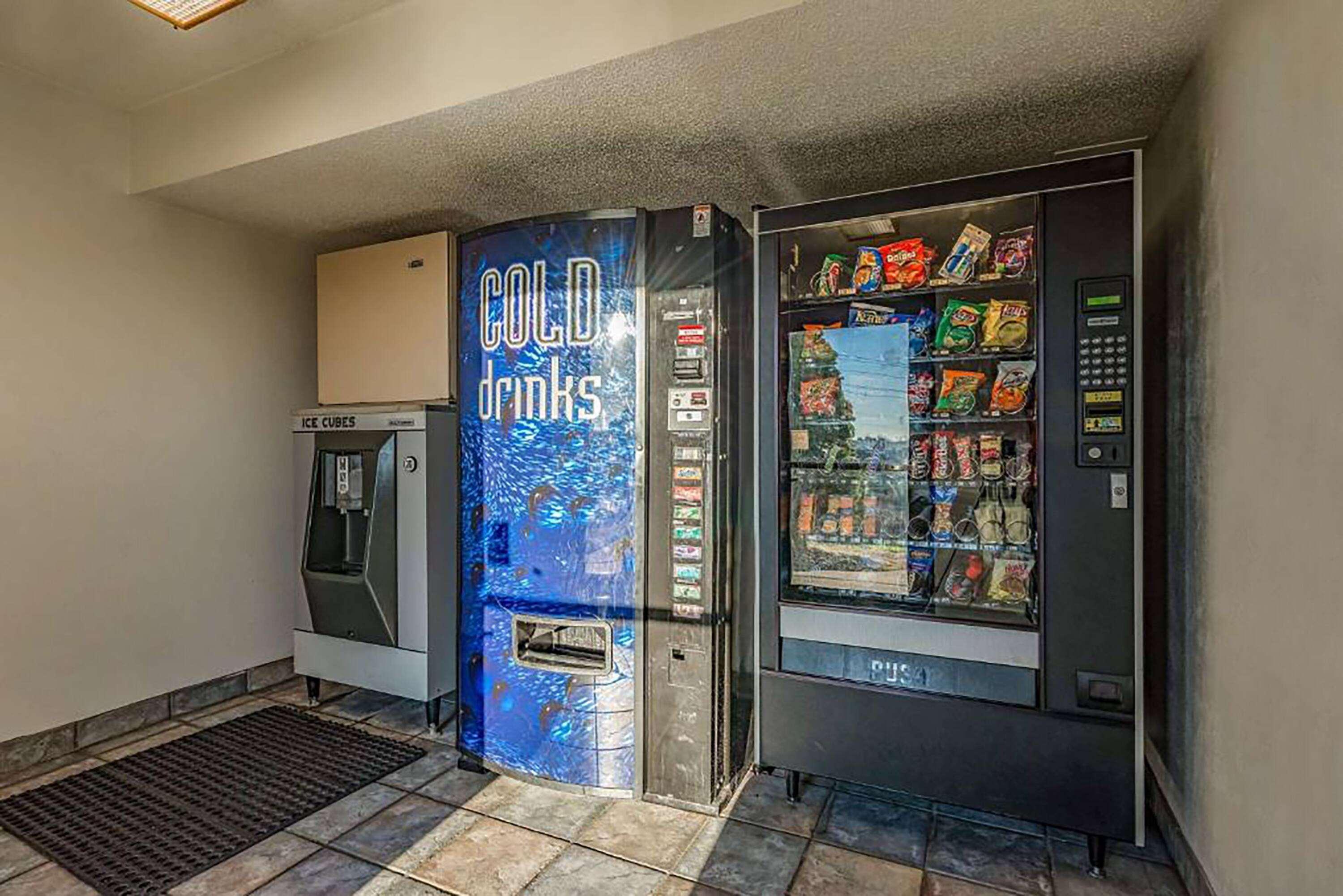 Vista Exterior Days Inn by Wyndham Cincinnati I-71