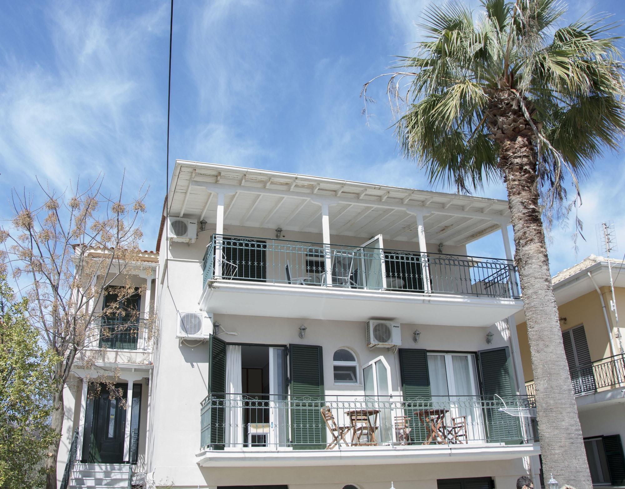 Vista Exterior George House Apartments & Villa