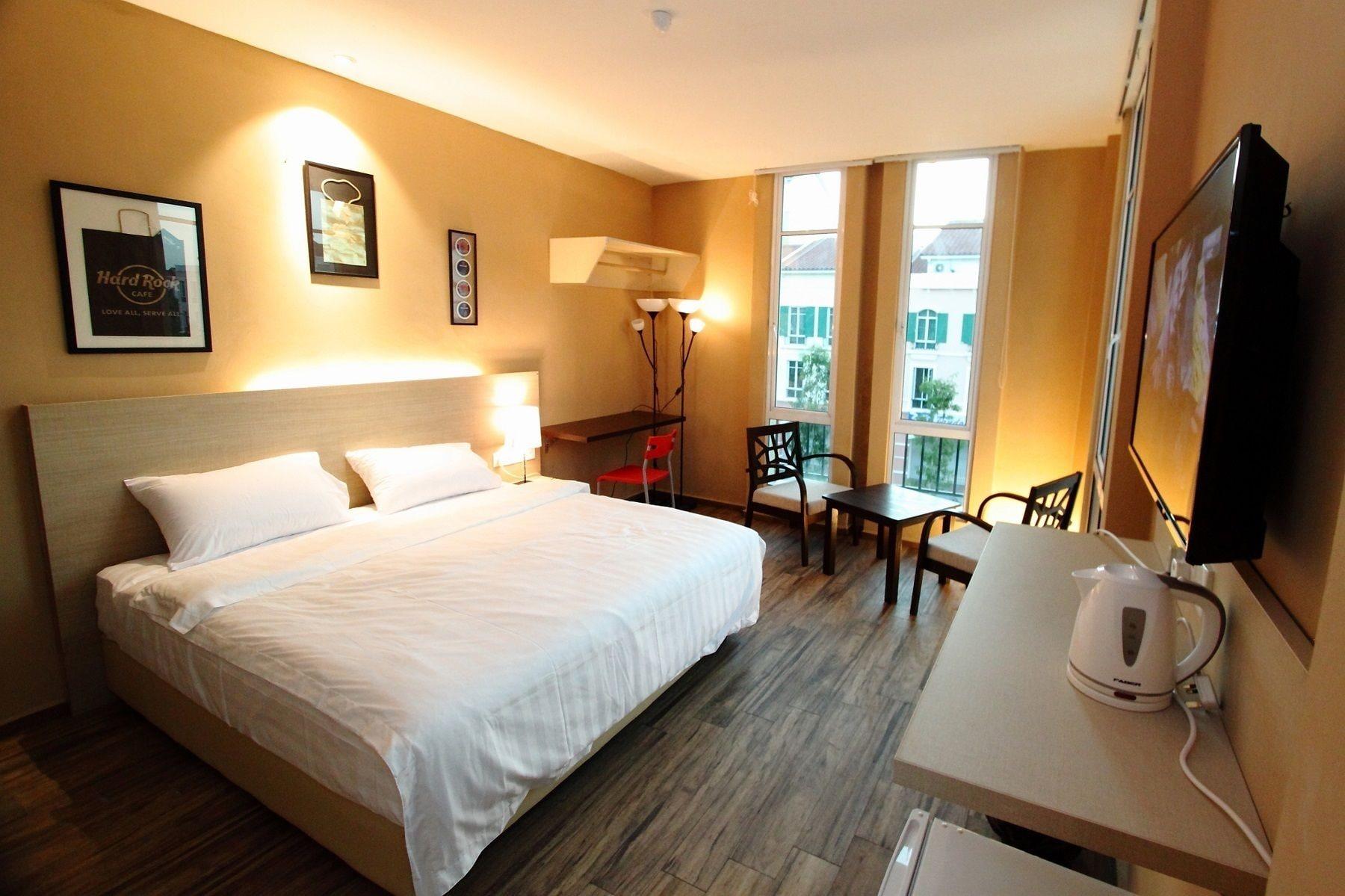 Varios 91 Street Boutique Inn