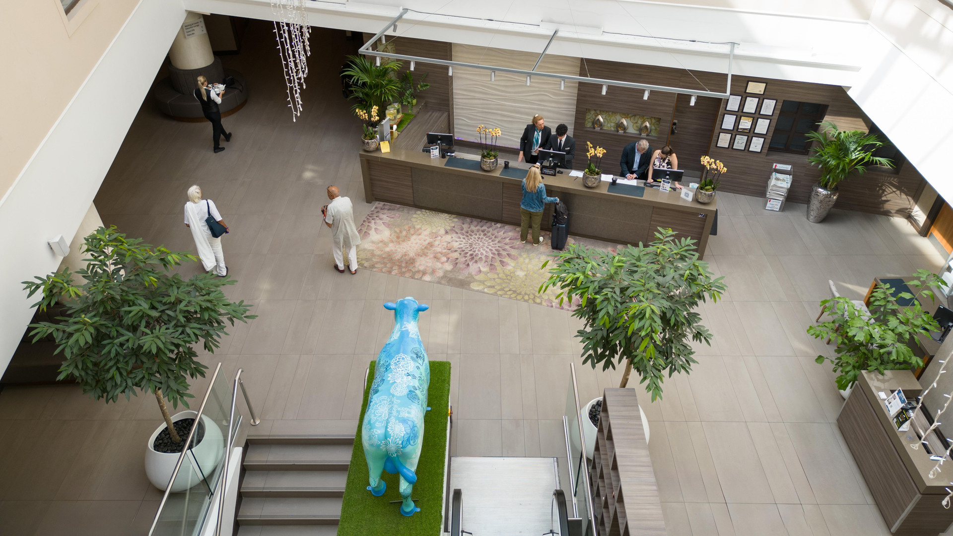 Vista Lobby Hilton Cambridge City Centre