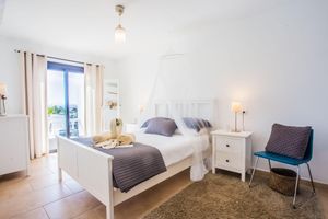 Alquiler Vacacional - WOW.. fabulous 4 bedroom villa, it truly has luxurious feel throughout.