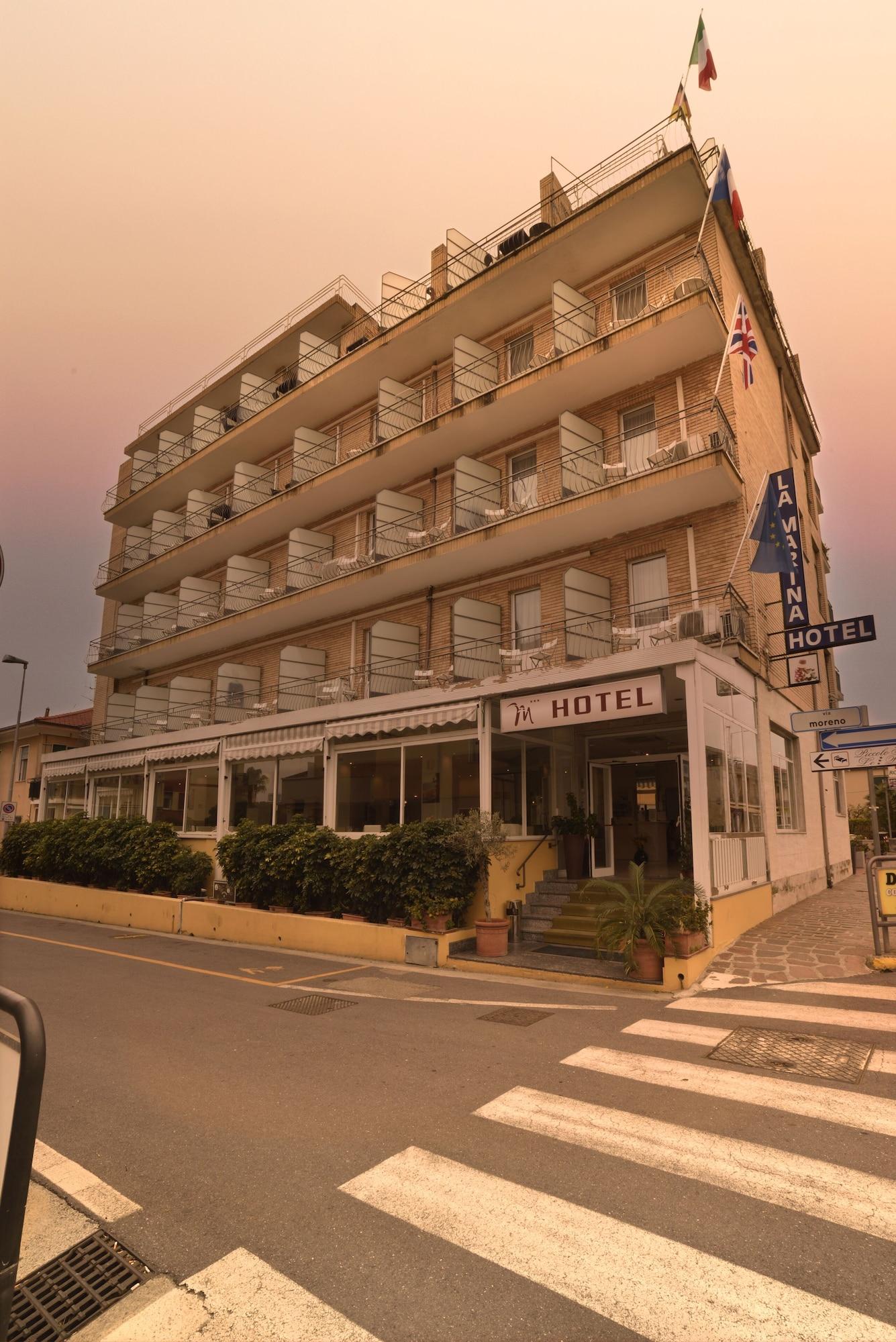 Vista Exterior Hotel La Marina Mhotelsgroup