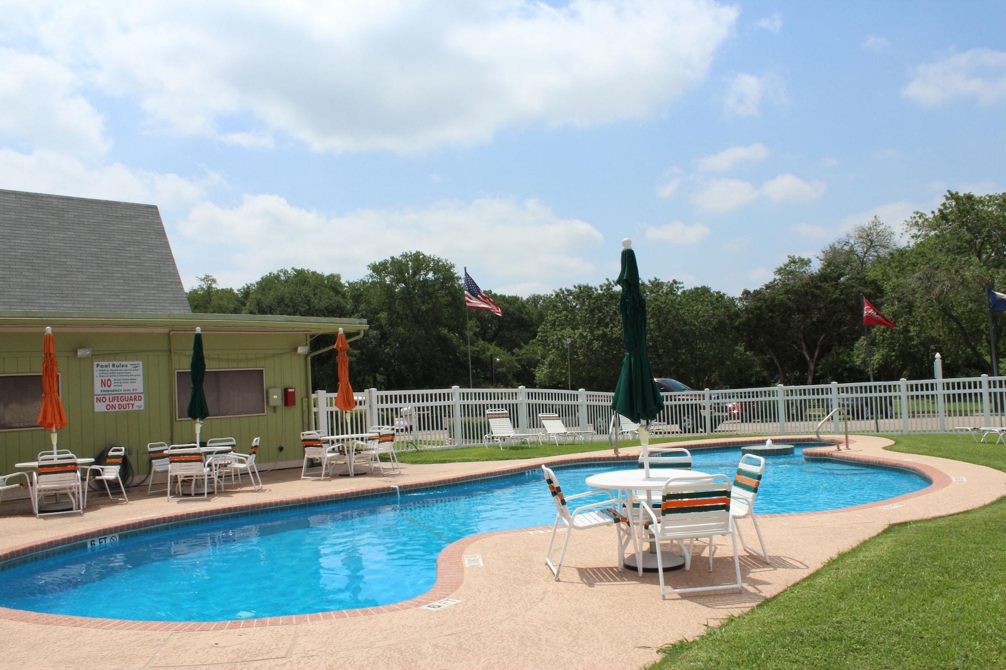 Varios Austin Lone Star RV Resort