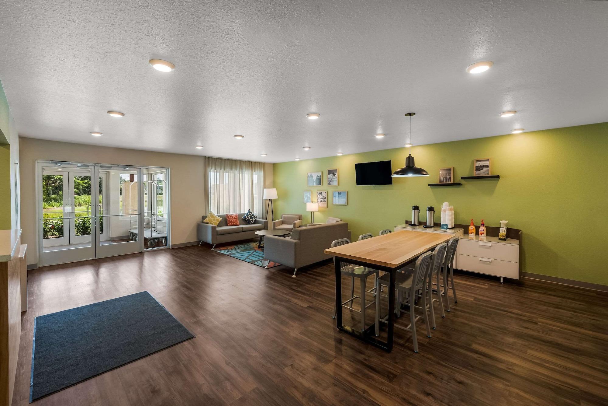 Vista Lobby Woodspring Suites West Palm Beach