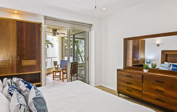 Chic Coastal Condo With Private Balcony, Pool Access & Steps to the Beach - Hoteles pet friendly en Nuevo Vallarta, Nayarit