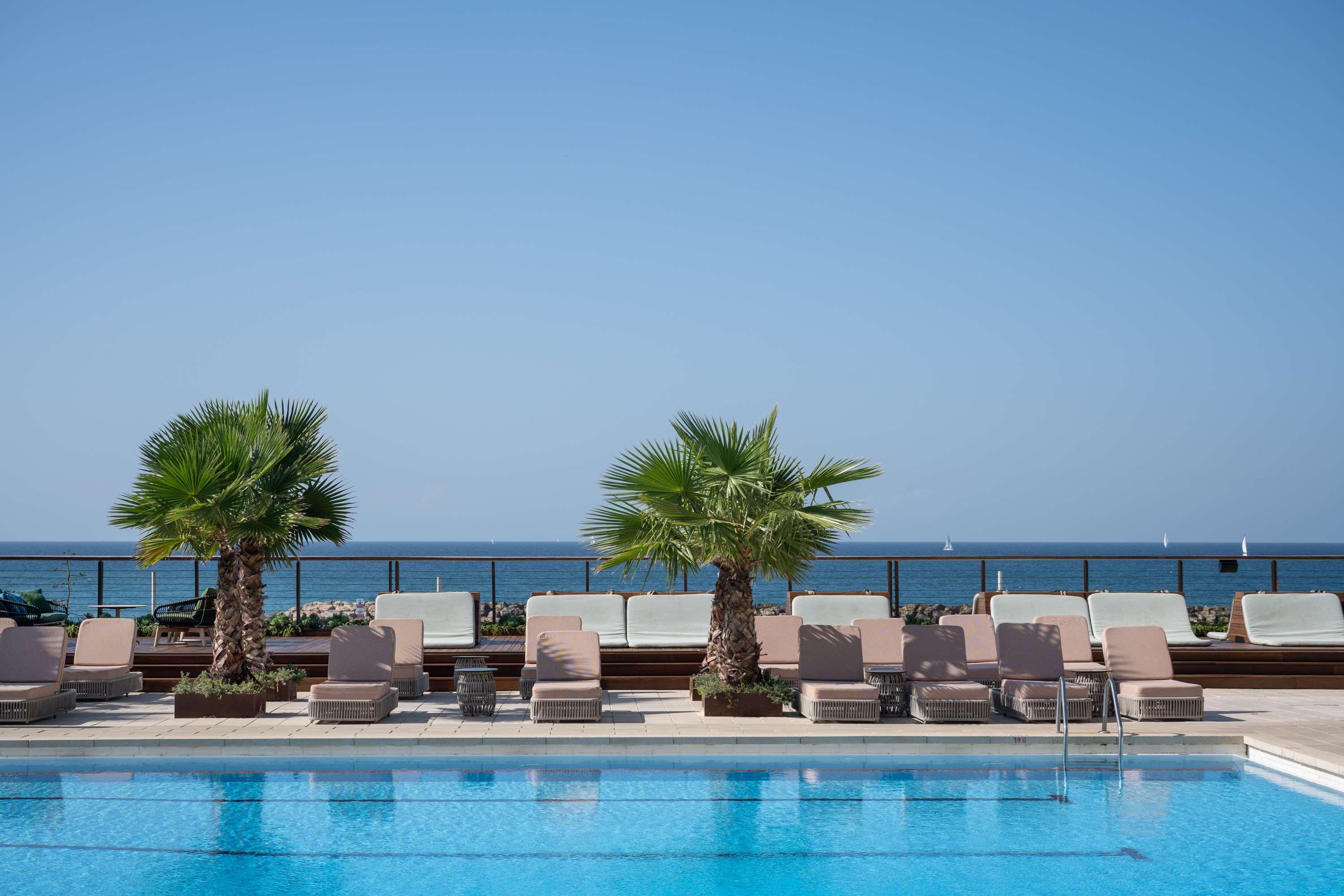 Vista Piscina Dan Accadia Herzliya