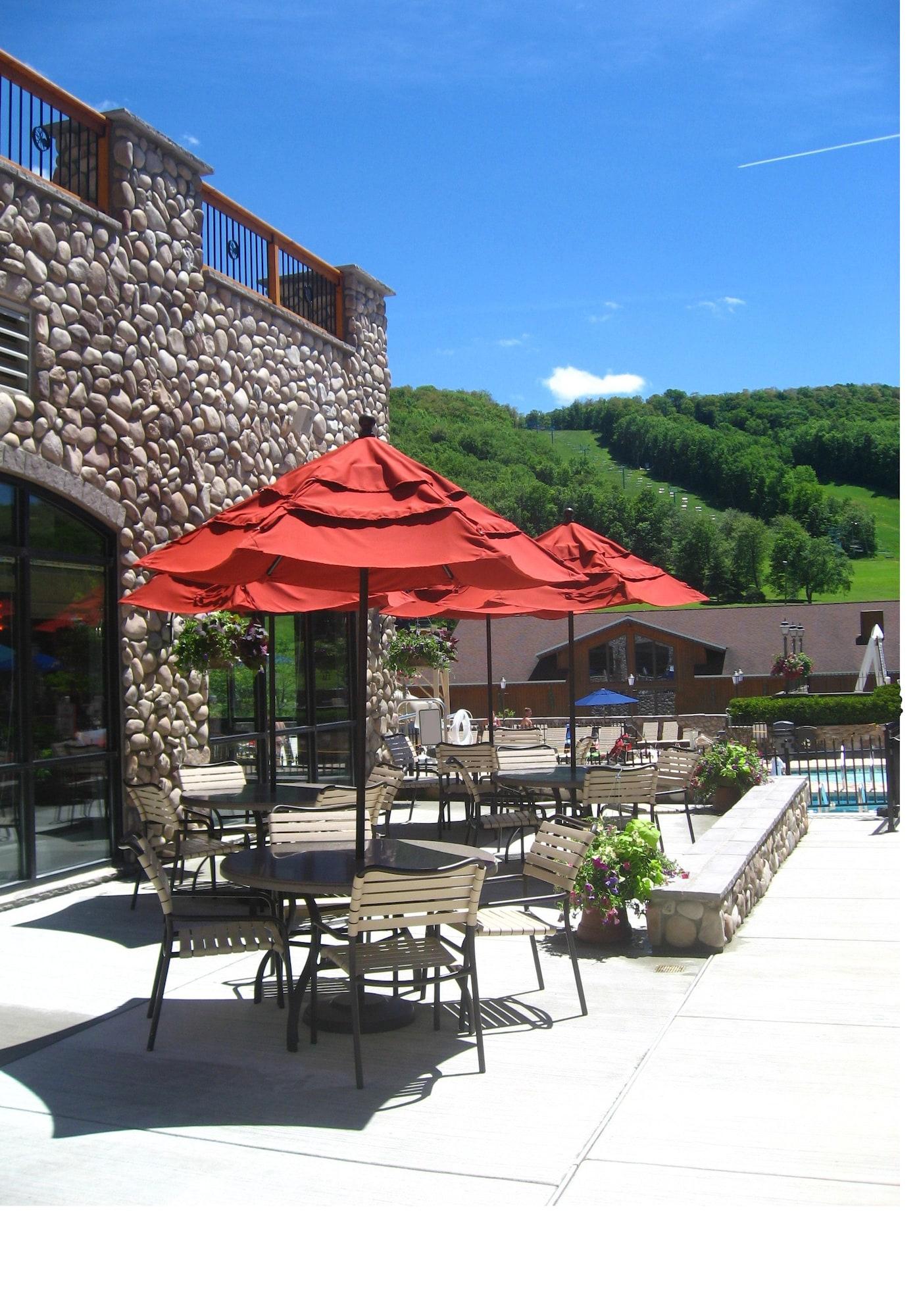 Restaurant The Tamarack Club