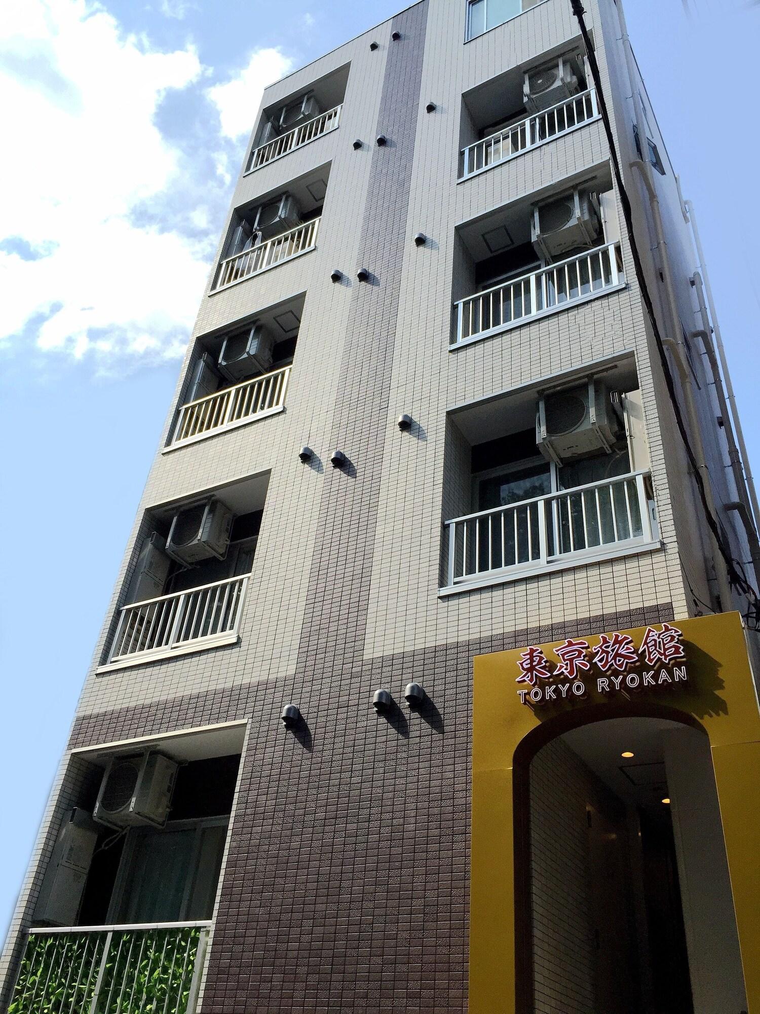Vista da fachada Tokyo Ryokan