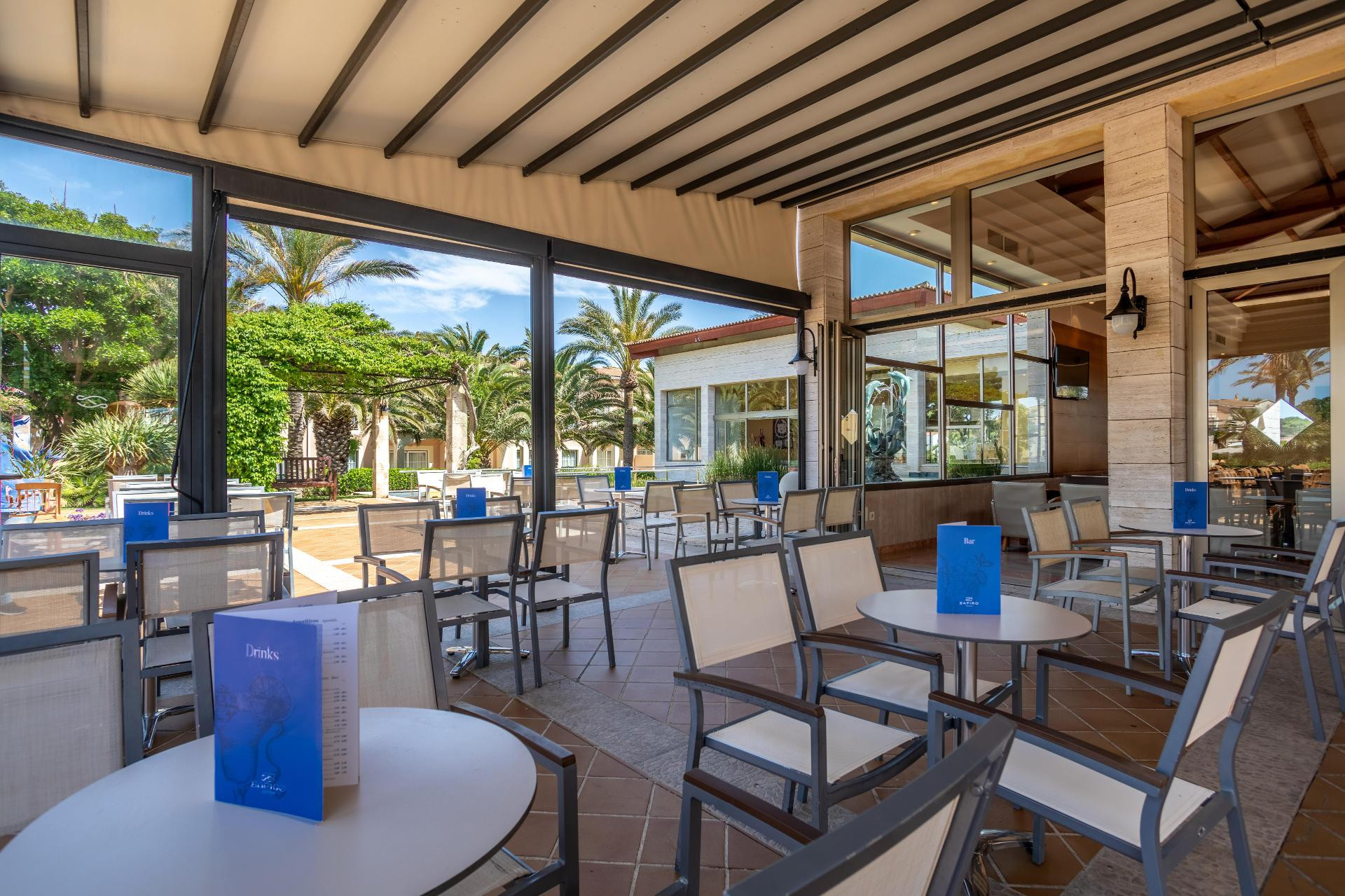 Bar/Salón Zafiro Menorca