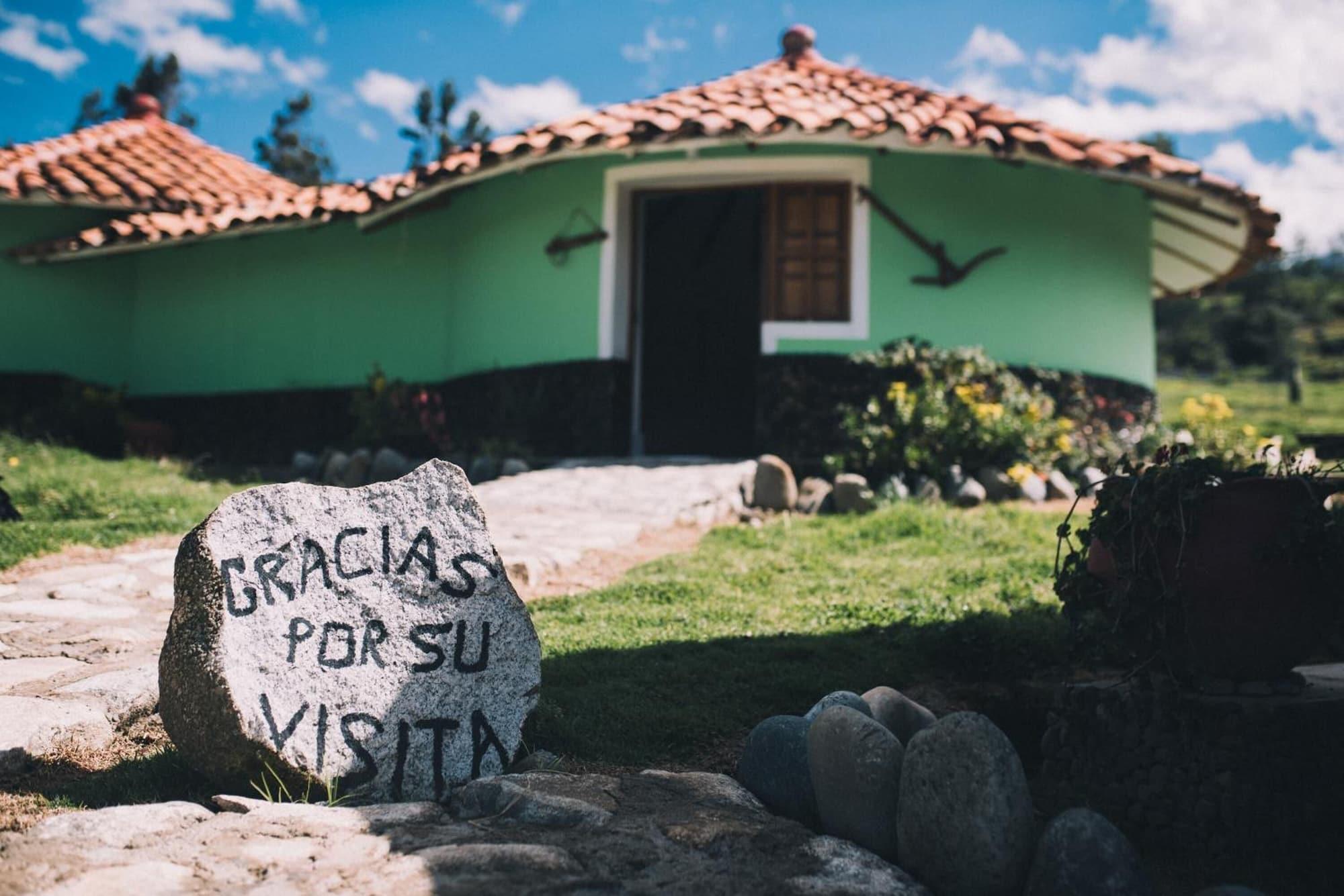 Vista Exterior TULLPA RUMY
