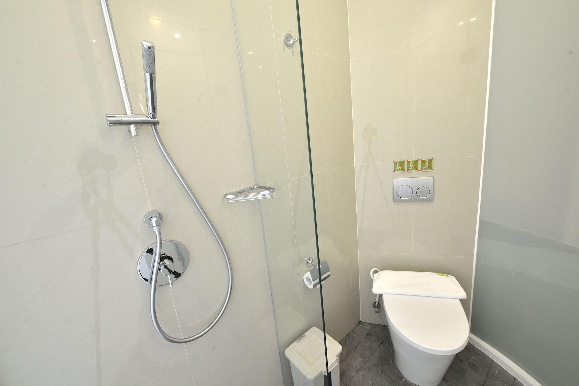 Equipamiento de Habitación POP! Hotel Diponegoro Surabaya